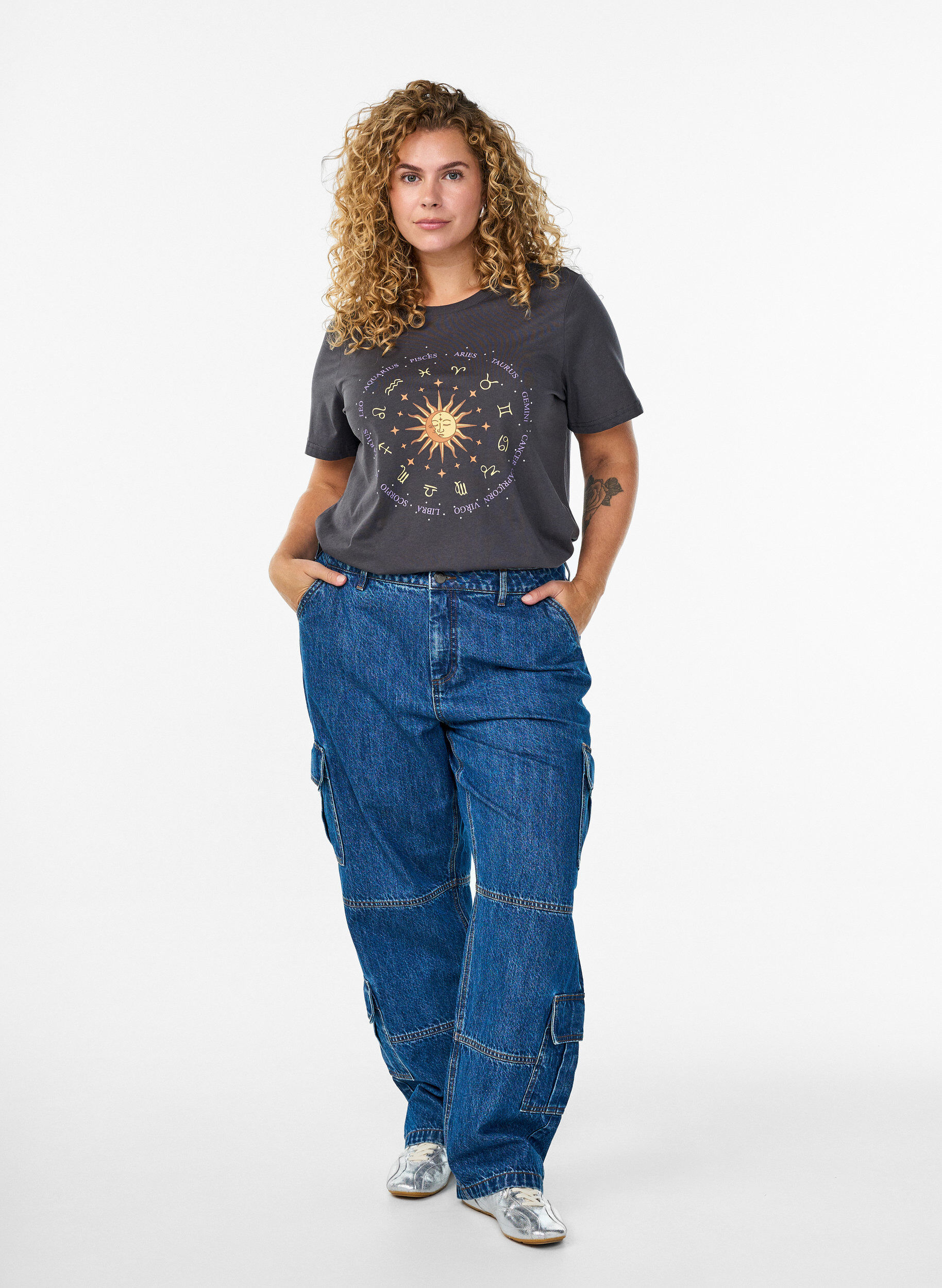 Zizzi Koszulka bawelniana z nadrukiem z przodu, Ciemnoszary, Model image number 1