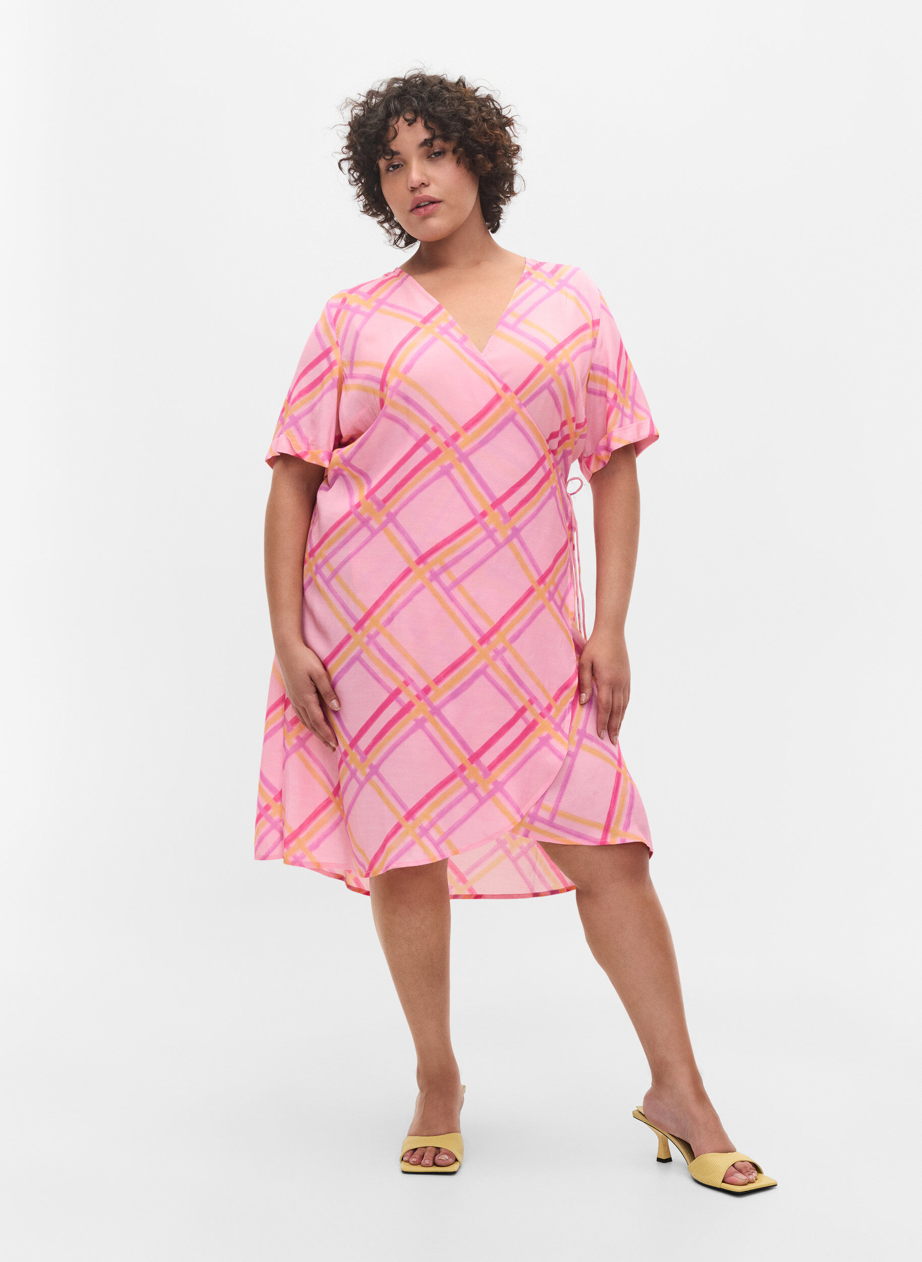 Zizzi Checkered viscose dress with wrap, Pink Check, Model image number 3