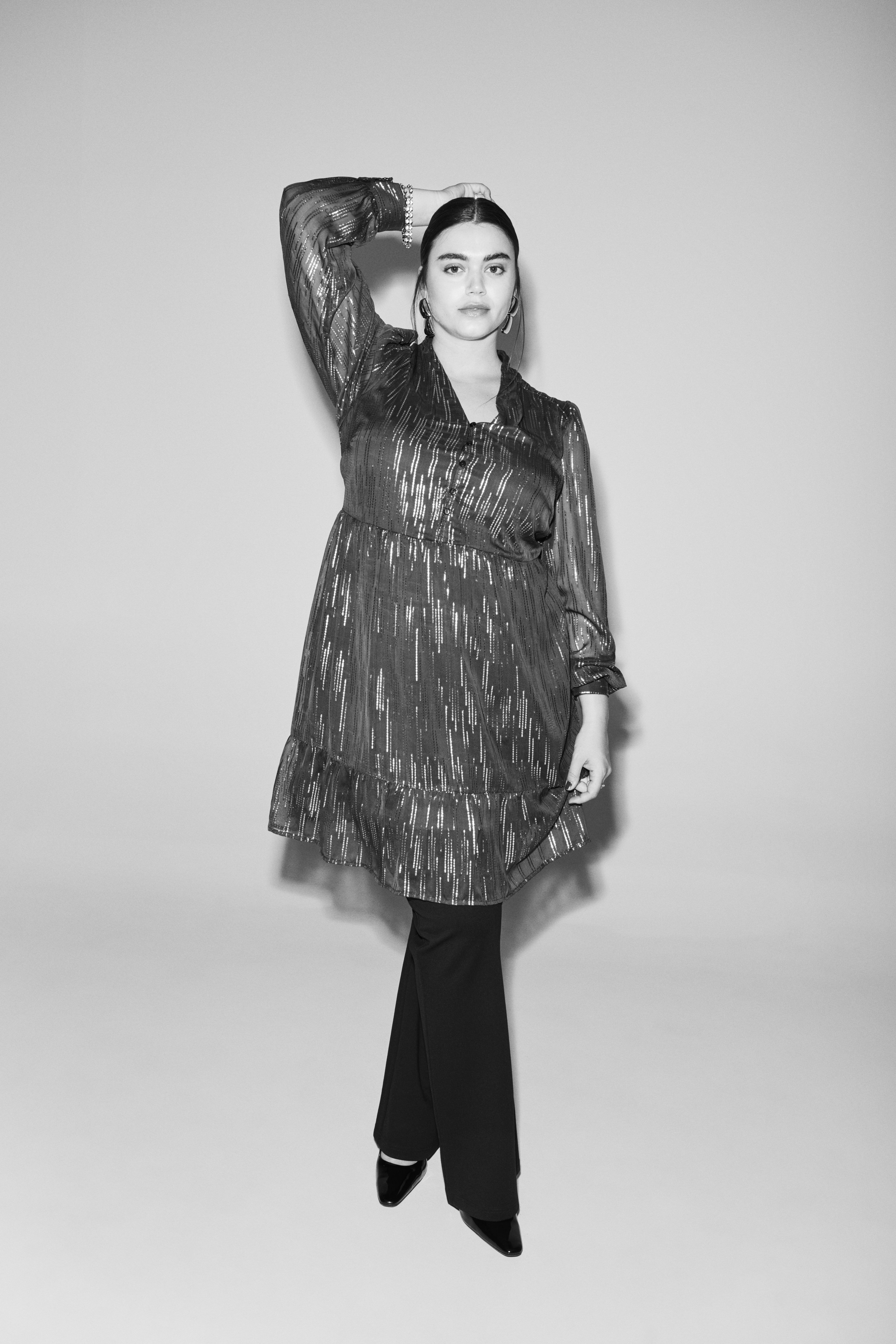 Sukienka z brokatem, , Model