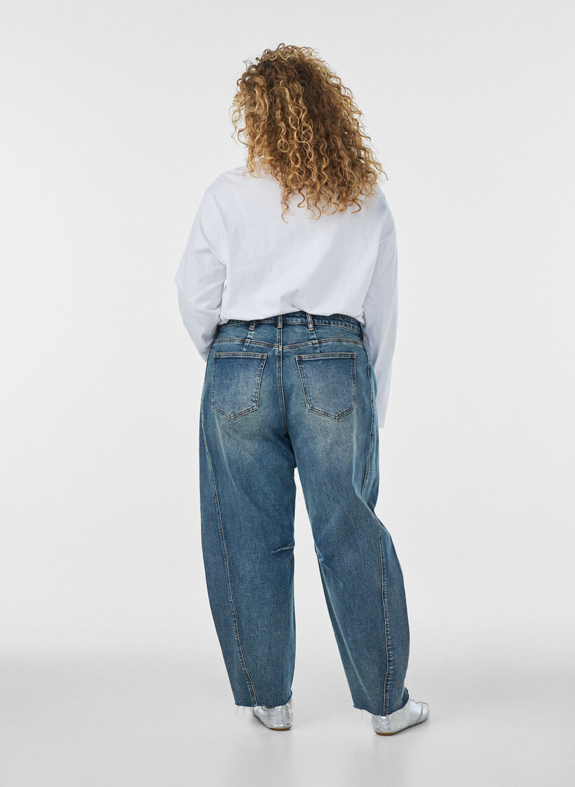 Jeansy typu barrel z przetartym wykonczeniem, Niebieskie, Model