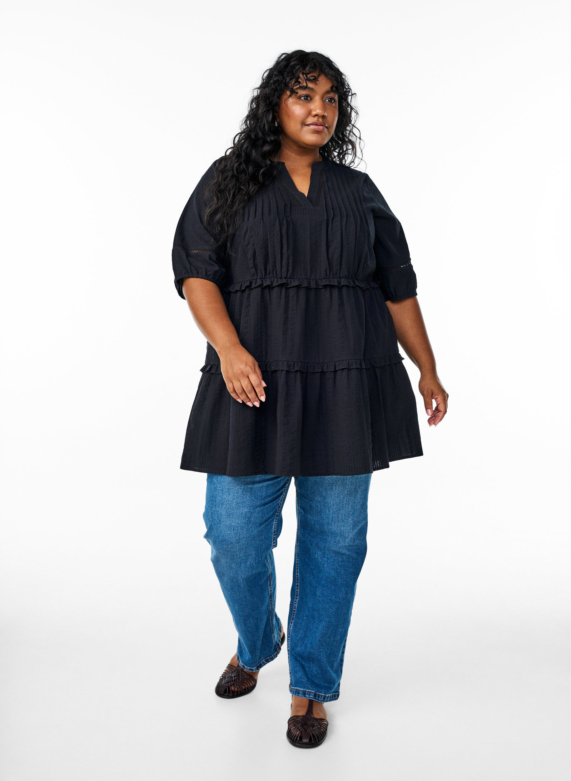 Zizzi Tunika w ksztalcie trapezu z falbanami, Czarne, Model image number 1