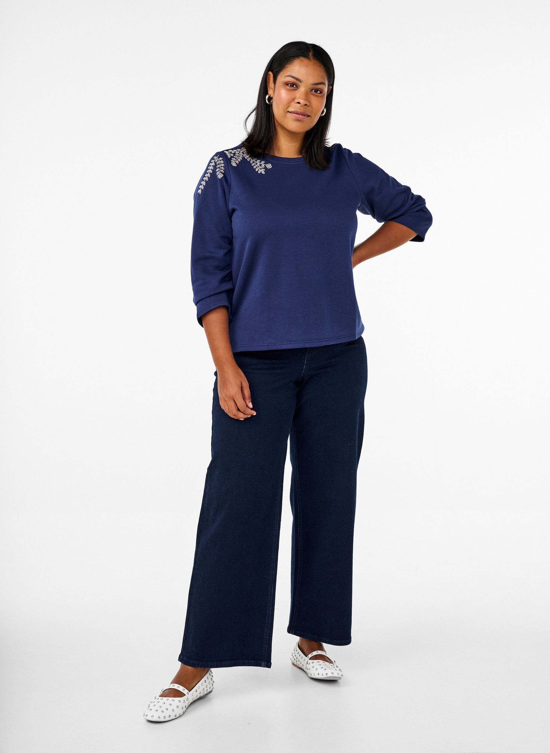 Zizzi Kr&oacute;tka bluza z perlowymi detalami, Niebieskie, Model image number 1