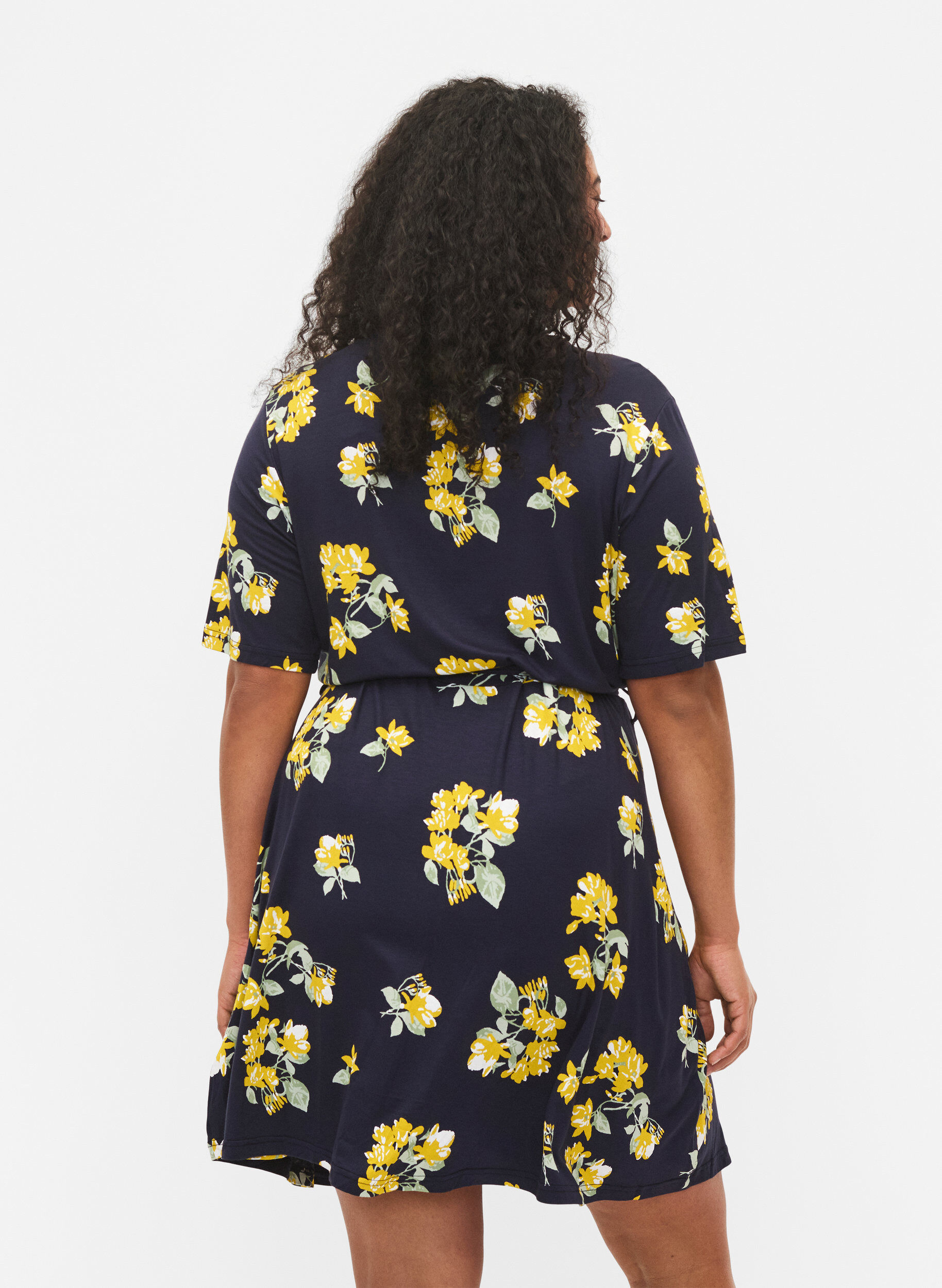 Zizzi Kopertowa sukienka z wiskozy z kr&oacute;tkimi rekawami, Night Sky AOP Flower, Model image number 1