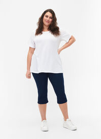 FLASH – jeansowe spodnie capri z wysokim stanem o waskim kroju, Blue denim, Model