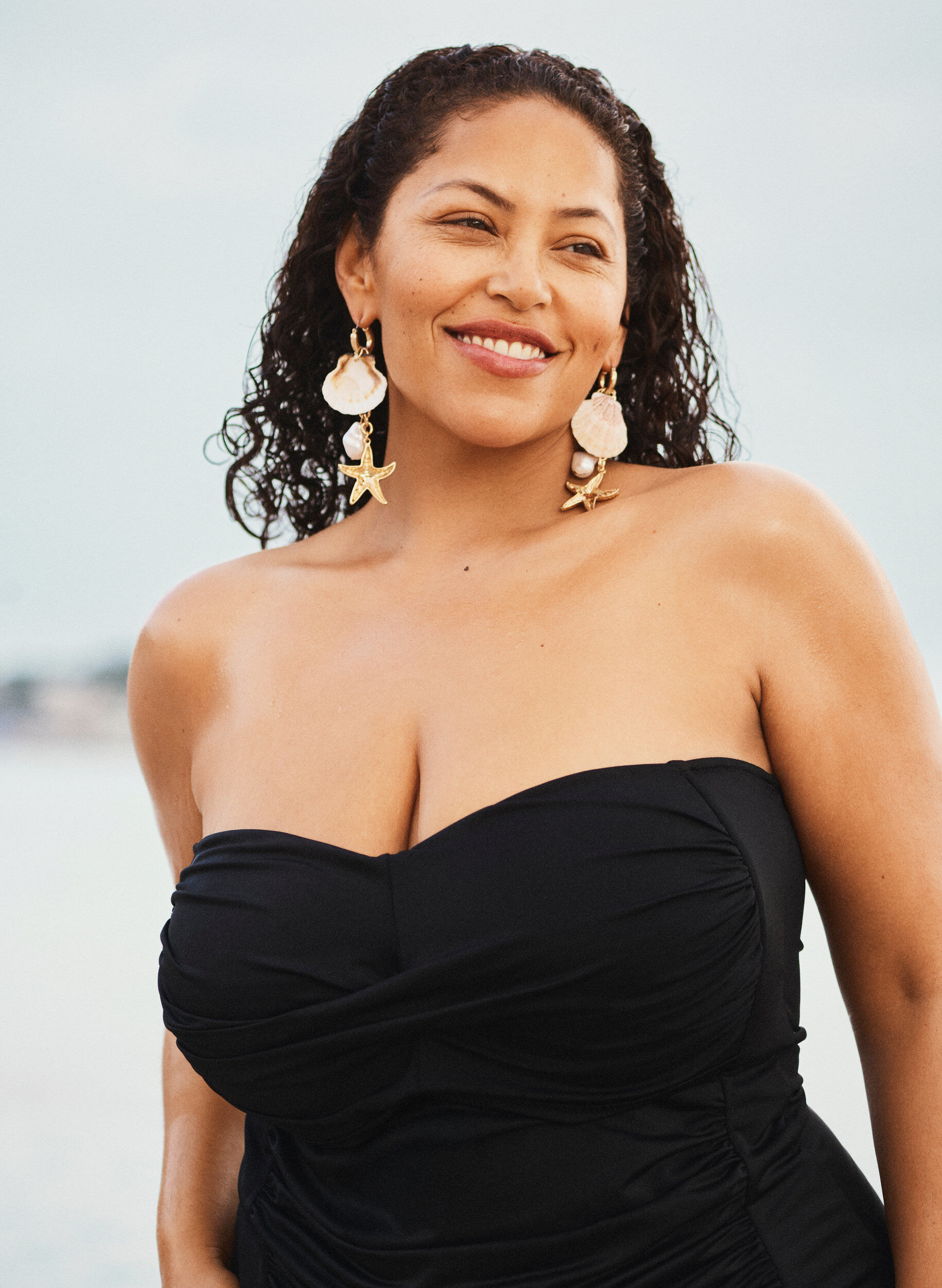 Zizzi Kapiel&oacute;wka bez ramiaczek z drapowaniem i wyscielanymi miseczkami, Czarne, Image image number 0