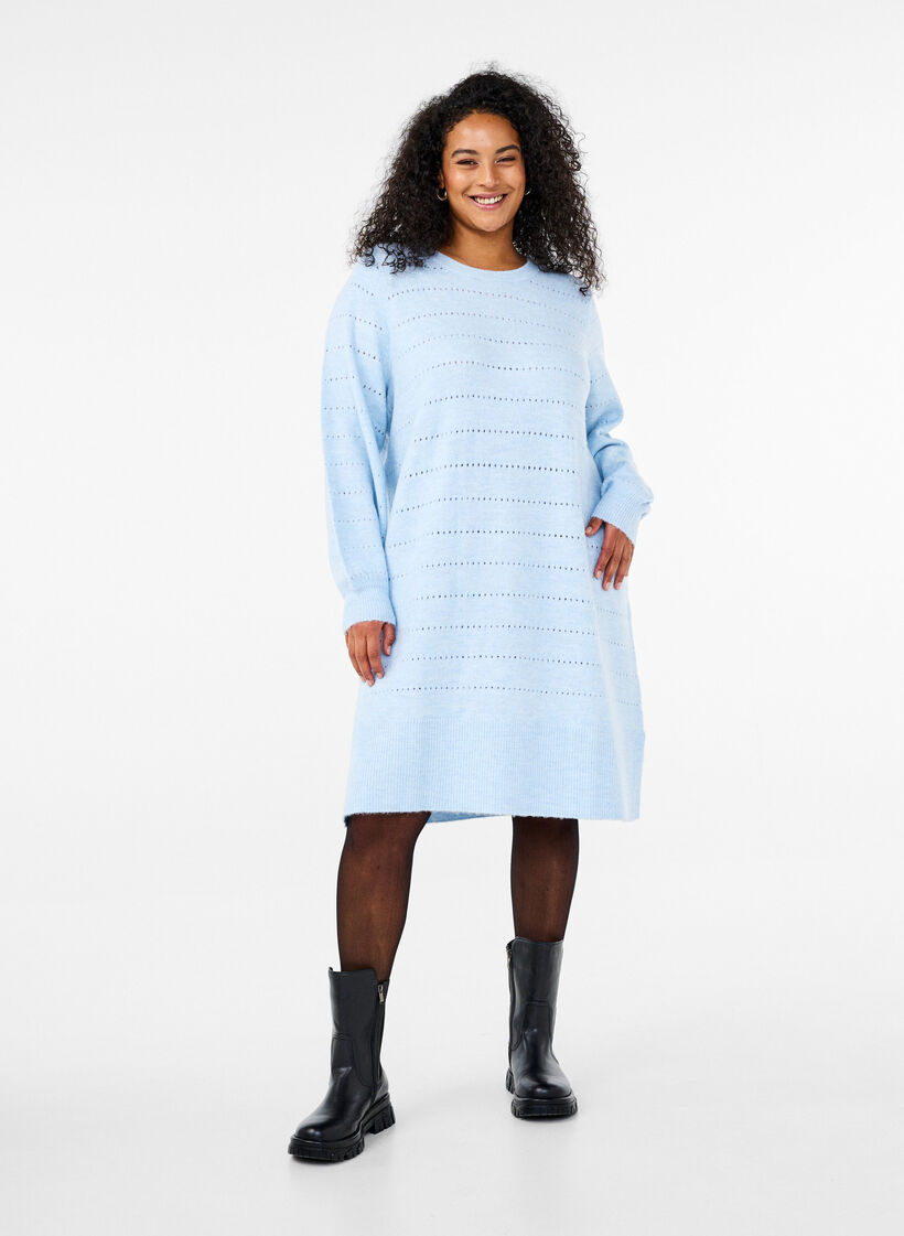 Dzianinowa sukienka z rozcieciami i koronkowym wzorem, Cashmere Blue Mel., Model image number 2