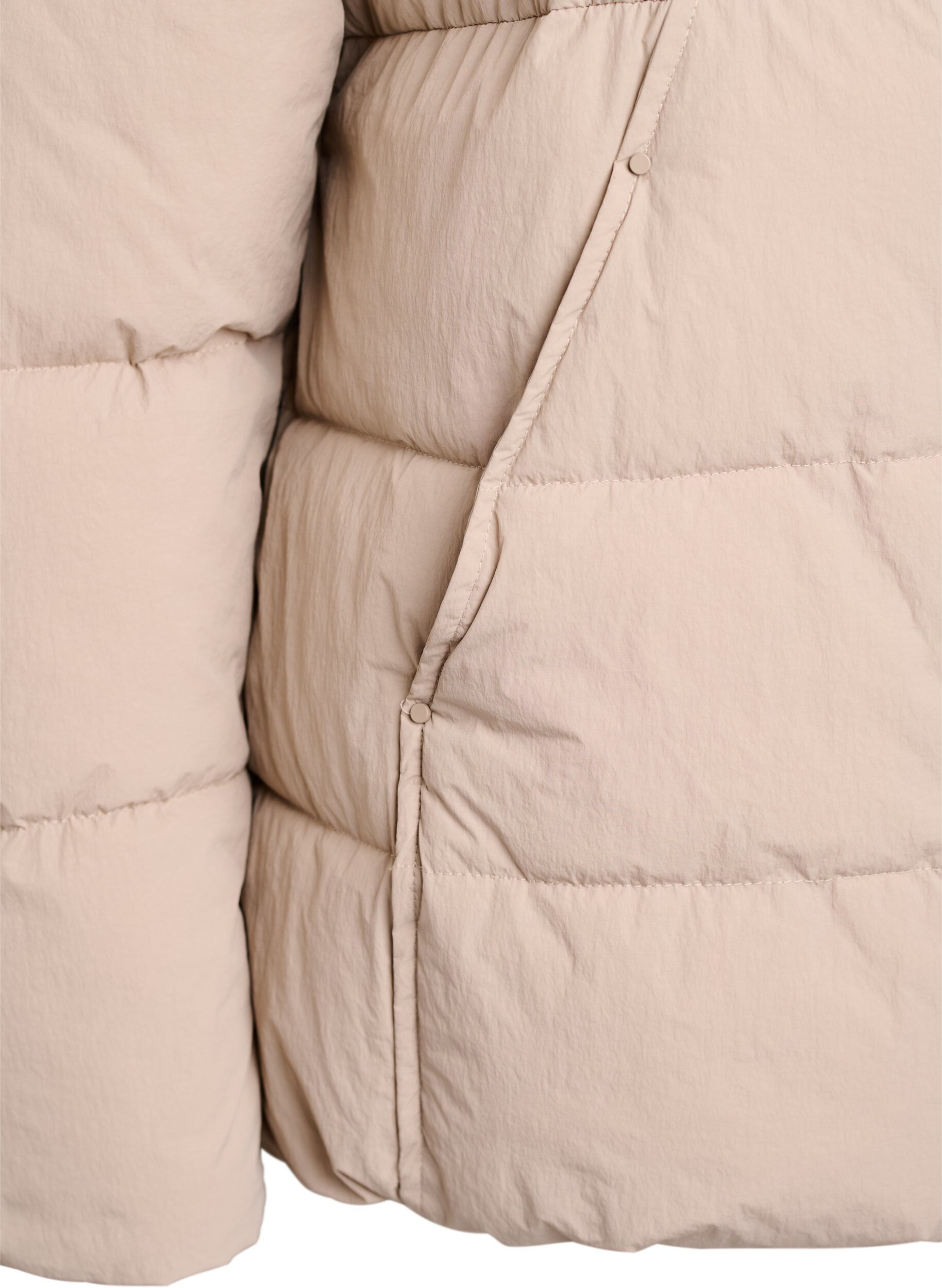 Zizzi Kr&oacute;tka pikowana kurtka puchowa z wysokim kolnierzem, Beżowy, Packshot image number 3