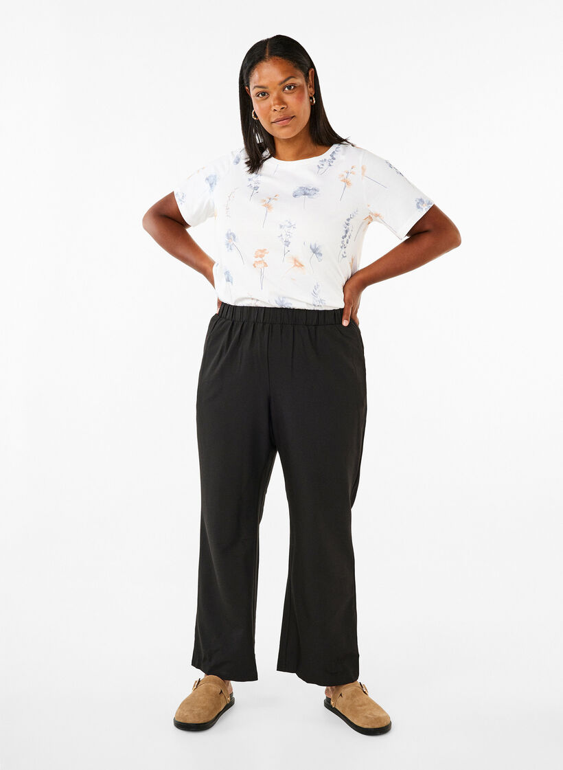 T-shirt z organicznej bawelny z nadrukiem w kwiaty, White W. Blue flower, Model image number 2