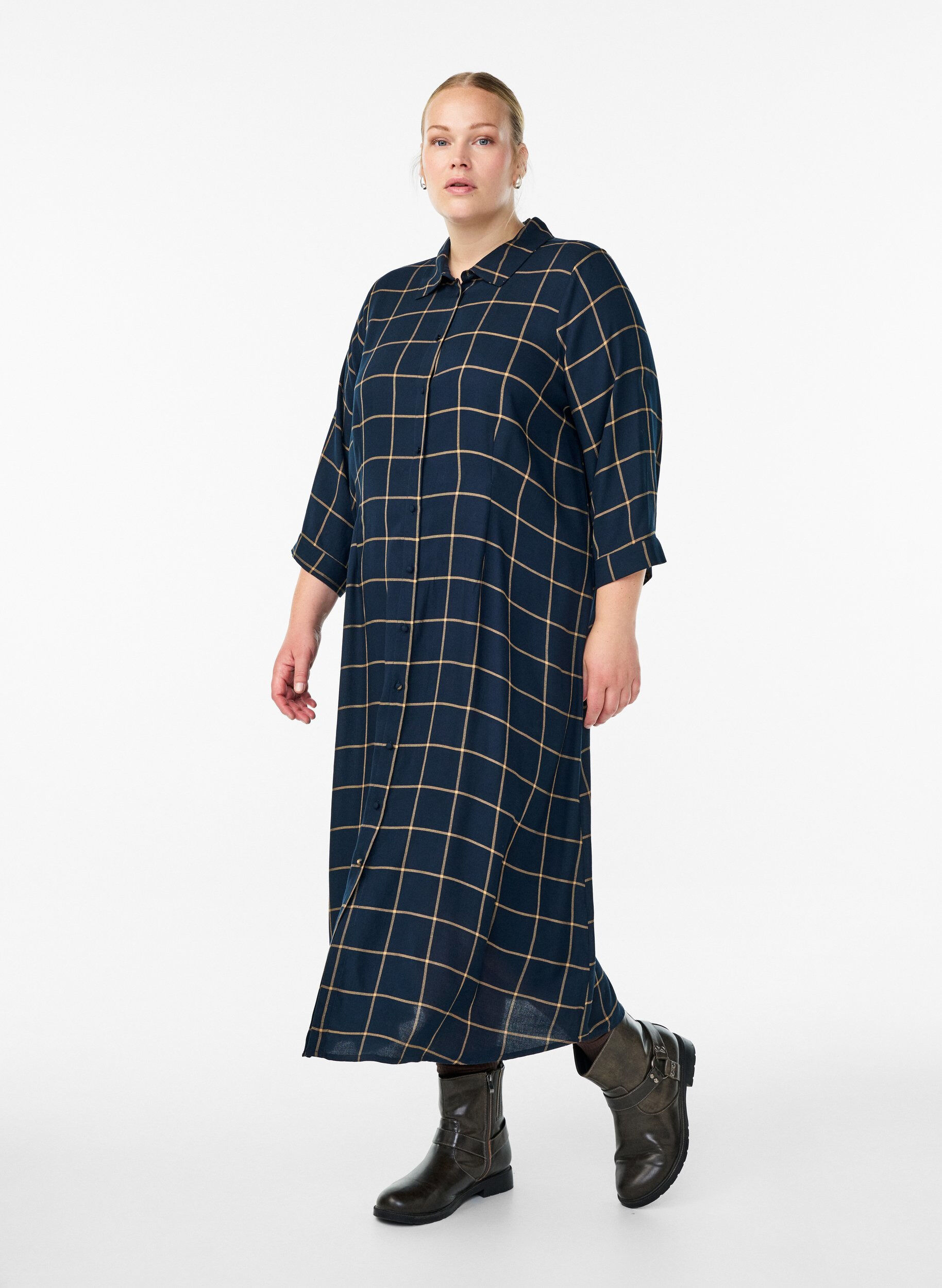 Dluga sukienka koszulowa w krate, Niebieskie, Model