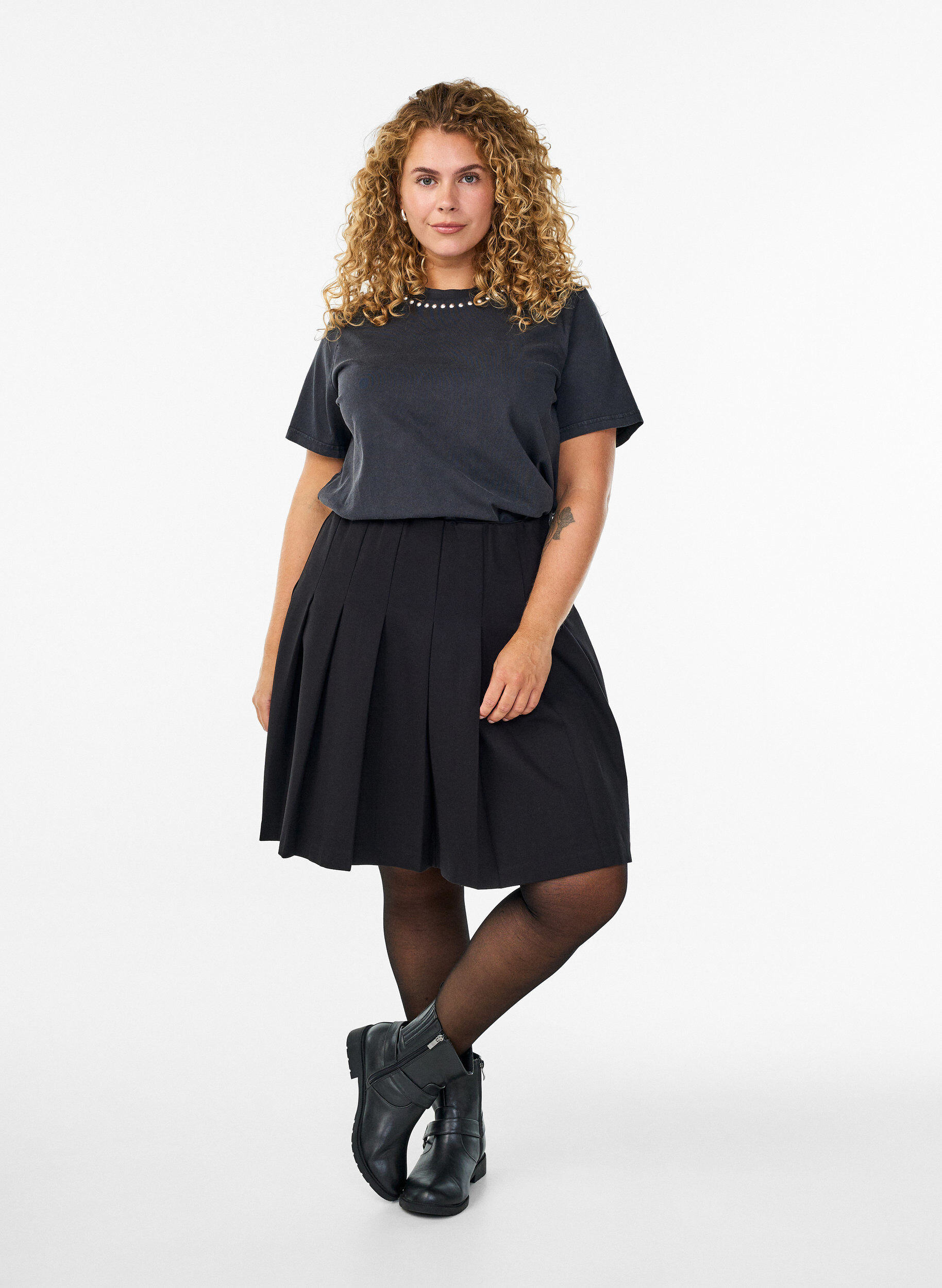 Zizzi Koszulka z bawelny organicznej z cwiekami, Szary, Model image number 1