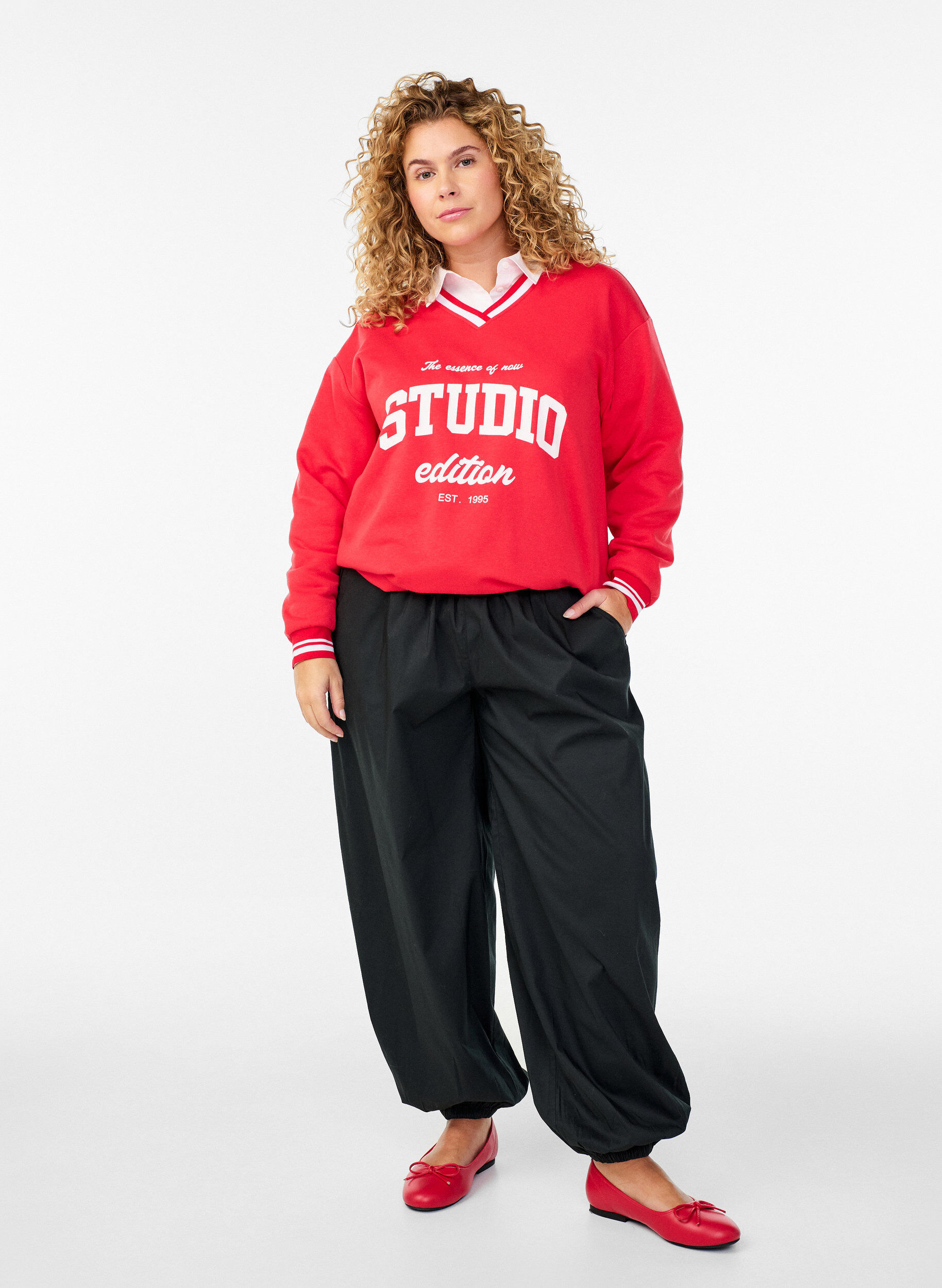 ZizziSpodnie balonowe z kieszeniami i elastycznym pasem w talii, Czarne, Model image number 1