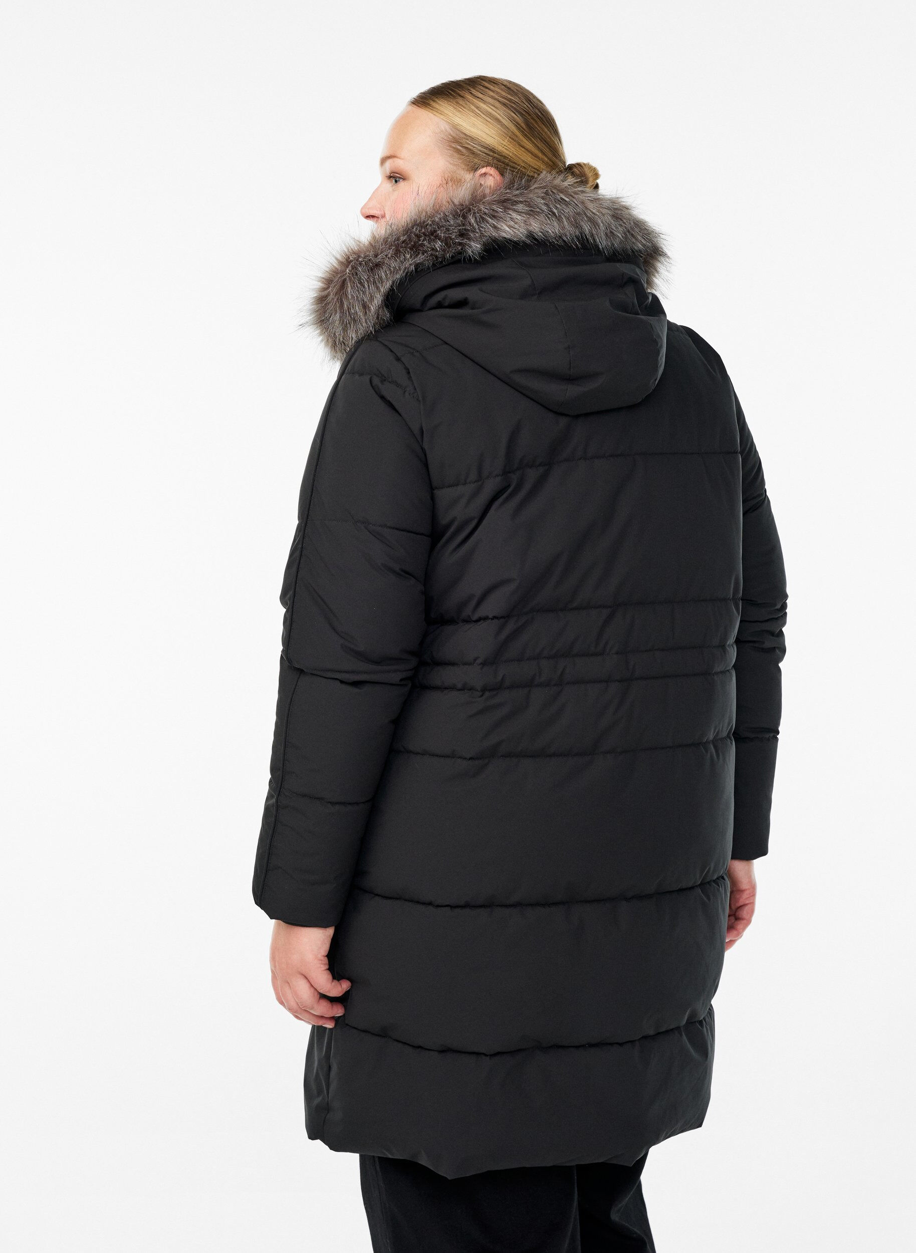 Zizzi Parka przeciwdeszczowa z kolnierzem ze sztucznego futra, Czarne, Model image number 2