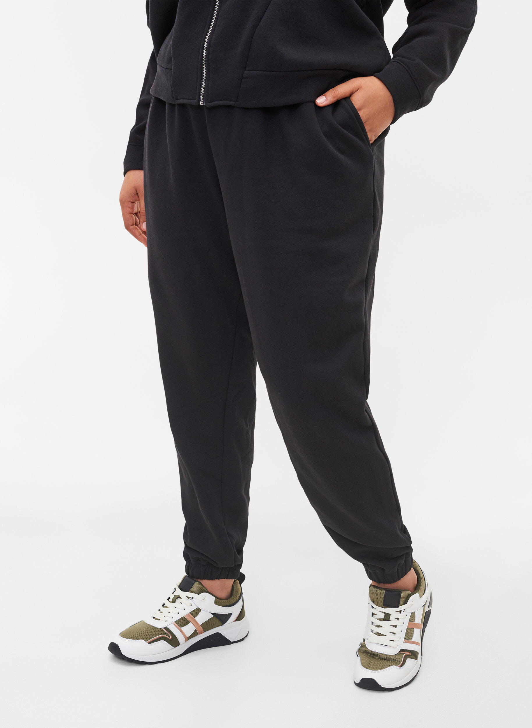 ZizziLoose cotton trousers with pockets, Black, Model image number 2