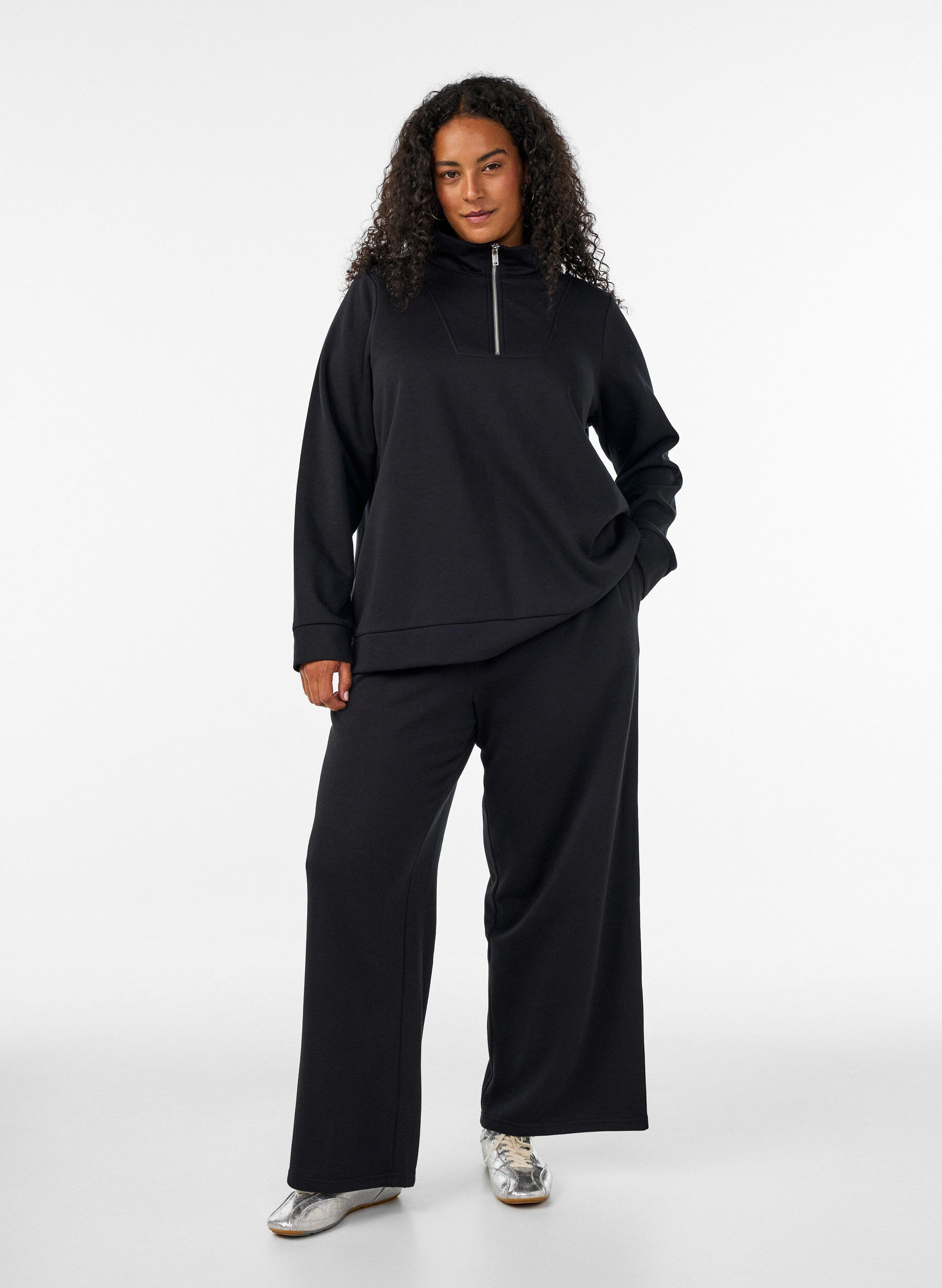 ZizziBluza z wysokim kolnierzem i zamkiem, Czarne, Model image number 1
