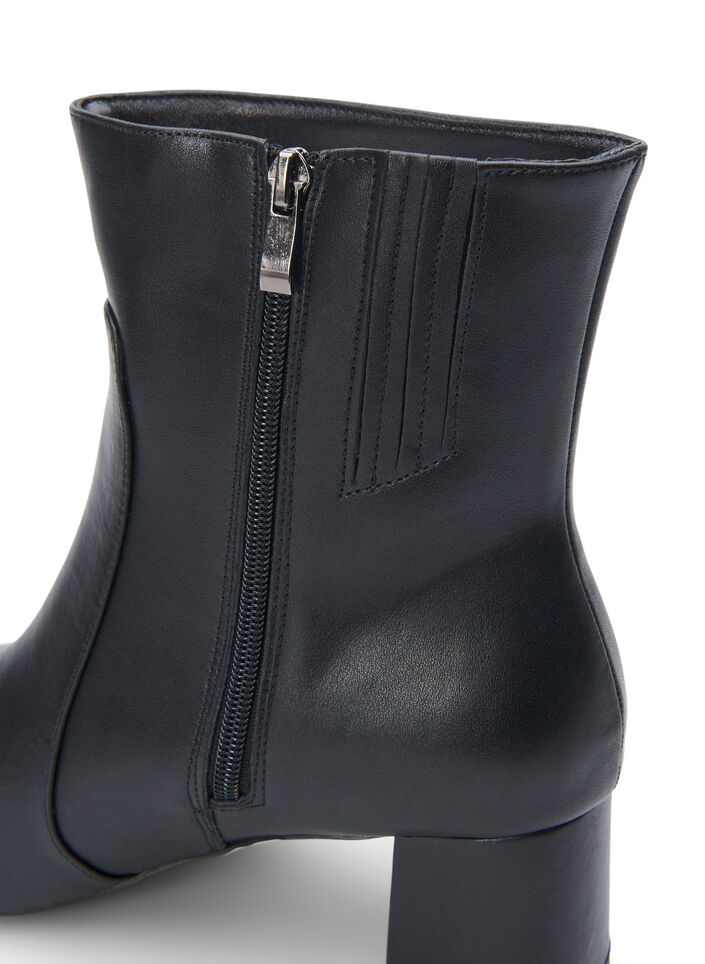 Szerokie - Skórzane buty na obcasie, Black, Packshot image number 4