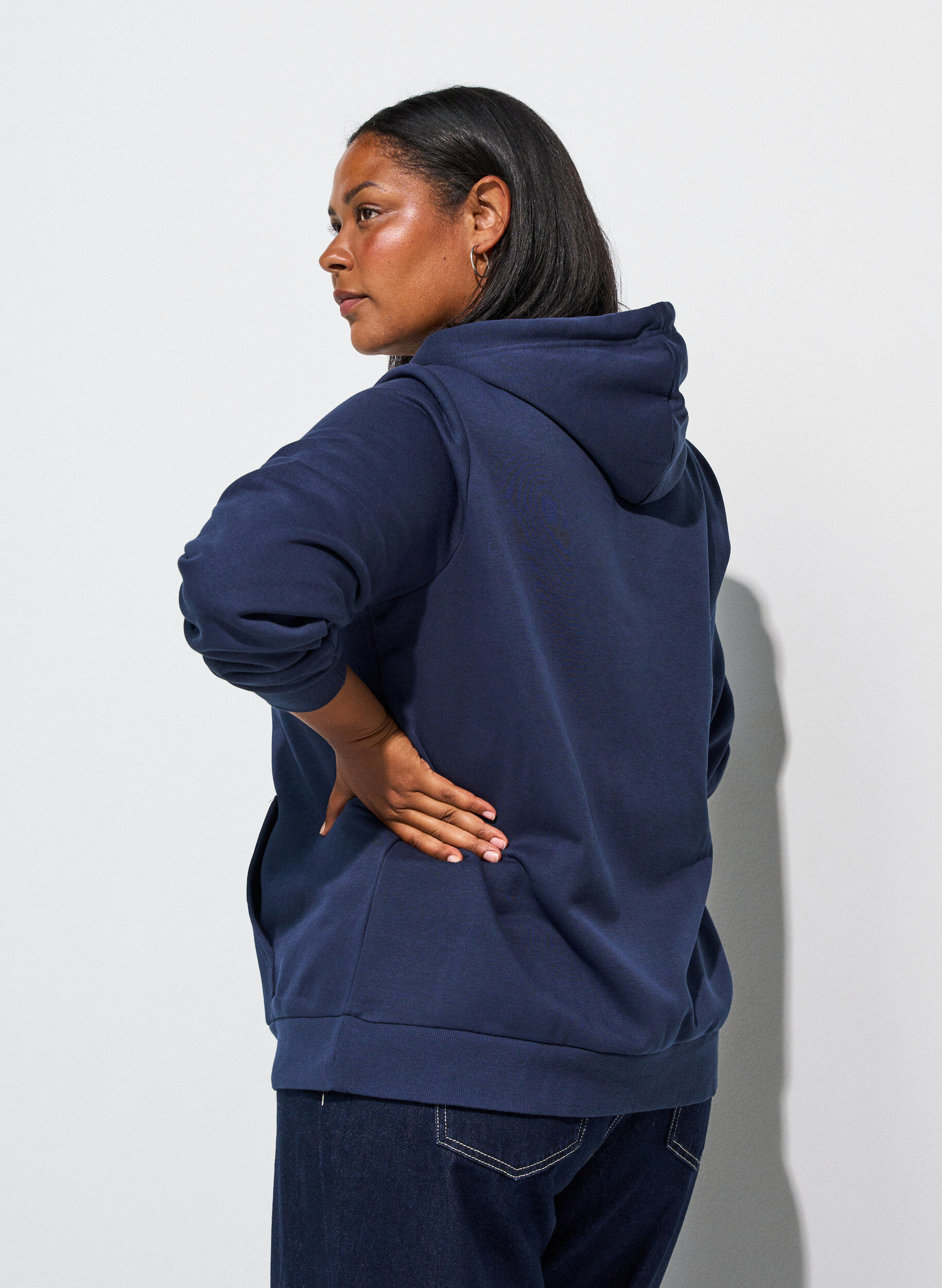 ZizziBluza z kapturem, zamkiem blyskawicznym i kieszeniami, Niebieskie, Model image number 2
