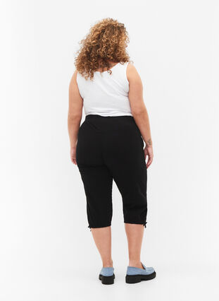 Bawelniane spodnie capri, Black, Model image number 1