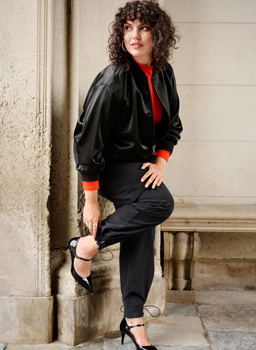 Bomberka z zamkiem blyskawicznym i sznurkami, Black, Image image number 1