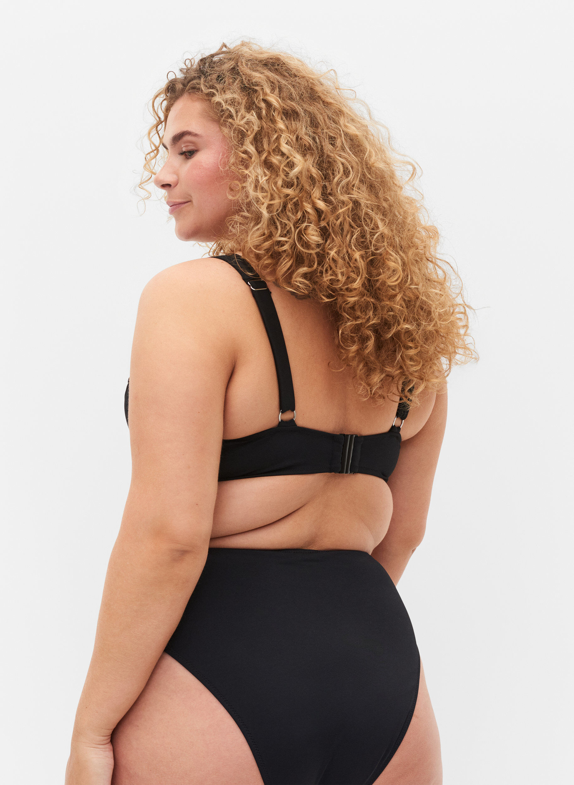 Zizzi G&oacute;ra od bikini z fiszbinami, Black, Model image number 1