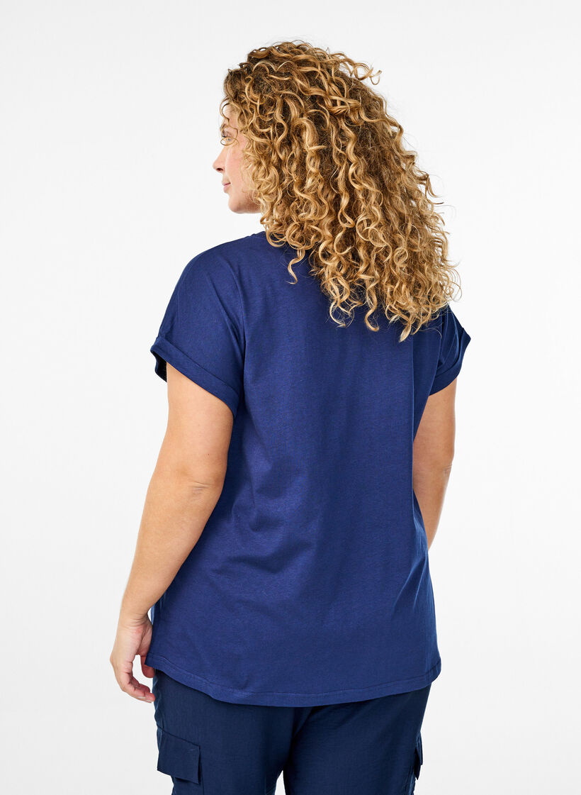 T-shirt ze zlotym kwiatowym nadrukiem, Naval A. Gold Rose, Model image number 1