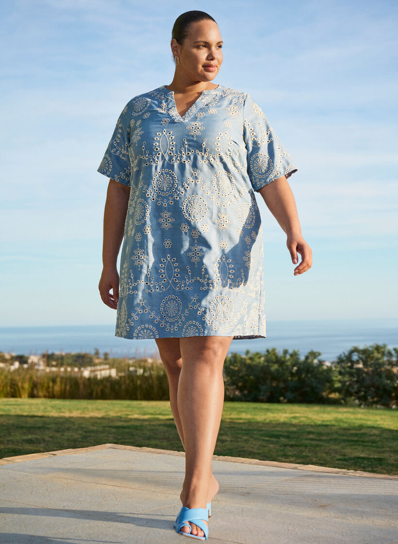 Krótka sukienka z ozdobnym azurowym wzorem, Niebieskie, Image image number 0