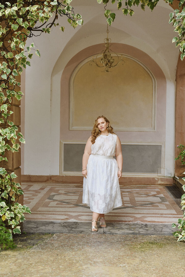 Biały komplet w kwiaty, , Model