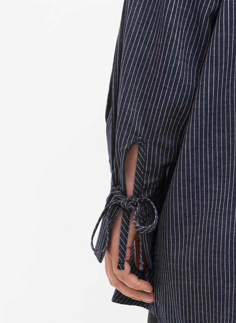 Koszula z wiazaniem na rekawie, Navy Stripe, Model image number 2
