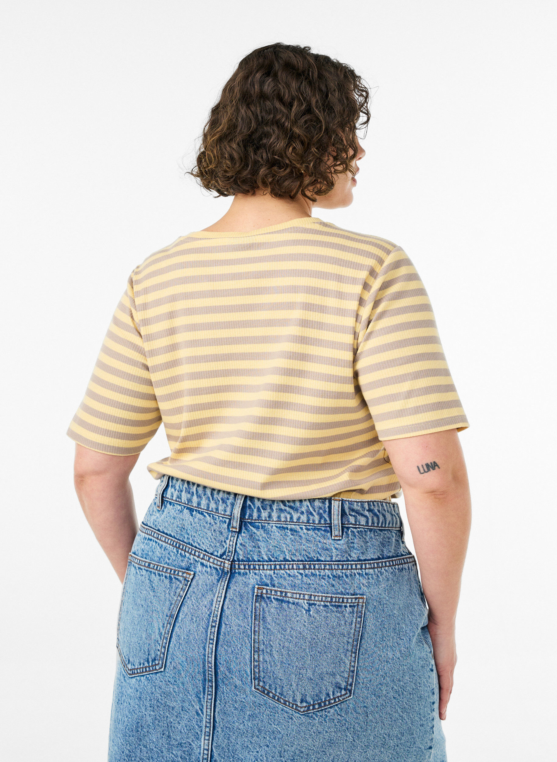 ZizziT-shirt w paski o prazkowanej fakturze, Ż&oacute;łty, Model image number 2