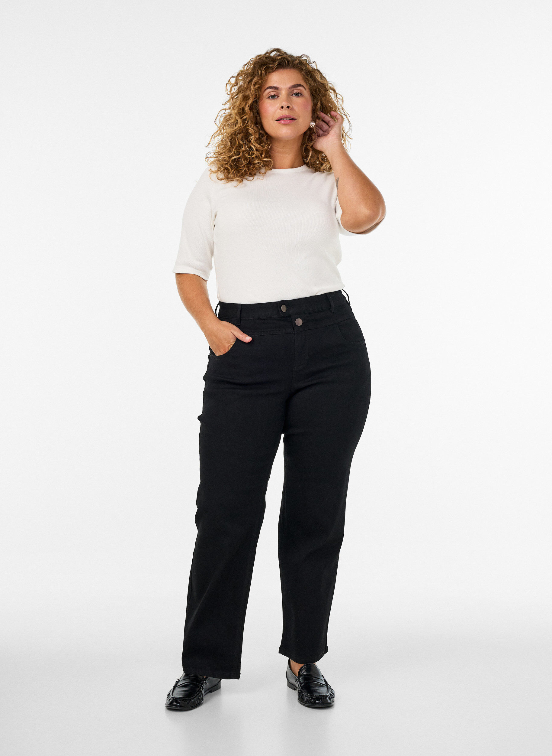 Jeansy Gemma o kroju regular fit z wysokim stanem, Czarne, Model