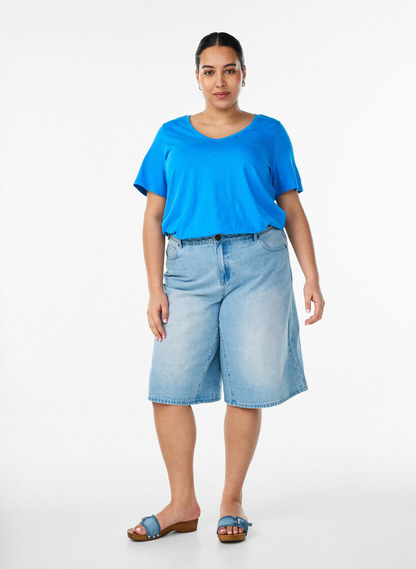 Podstawowa koszulka z kr&oacute;tkim rekawem i dekoltem w szpic, Niebieskie, Model image number 1