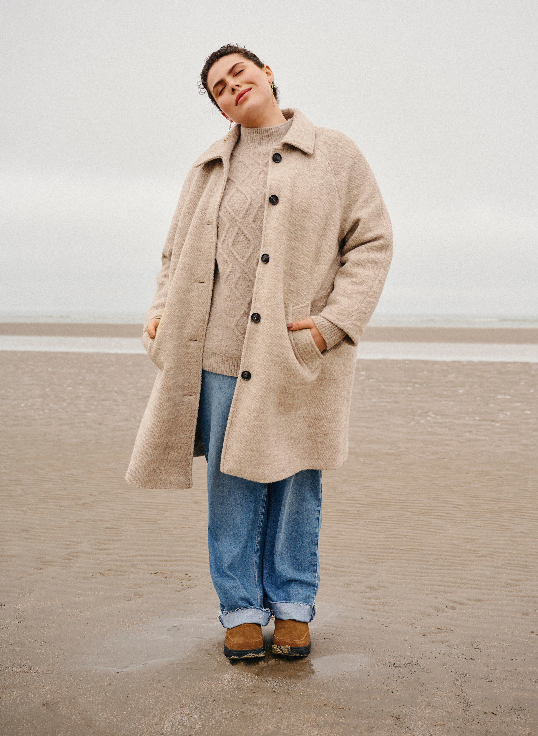 Zizzi Plaszcz boucl&eacute; w krate, zapinany na guziki, Simply Taupe, Image image number 1