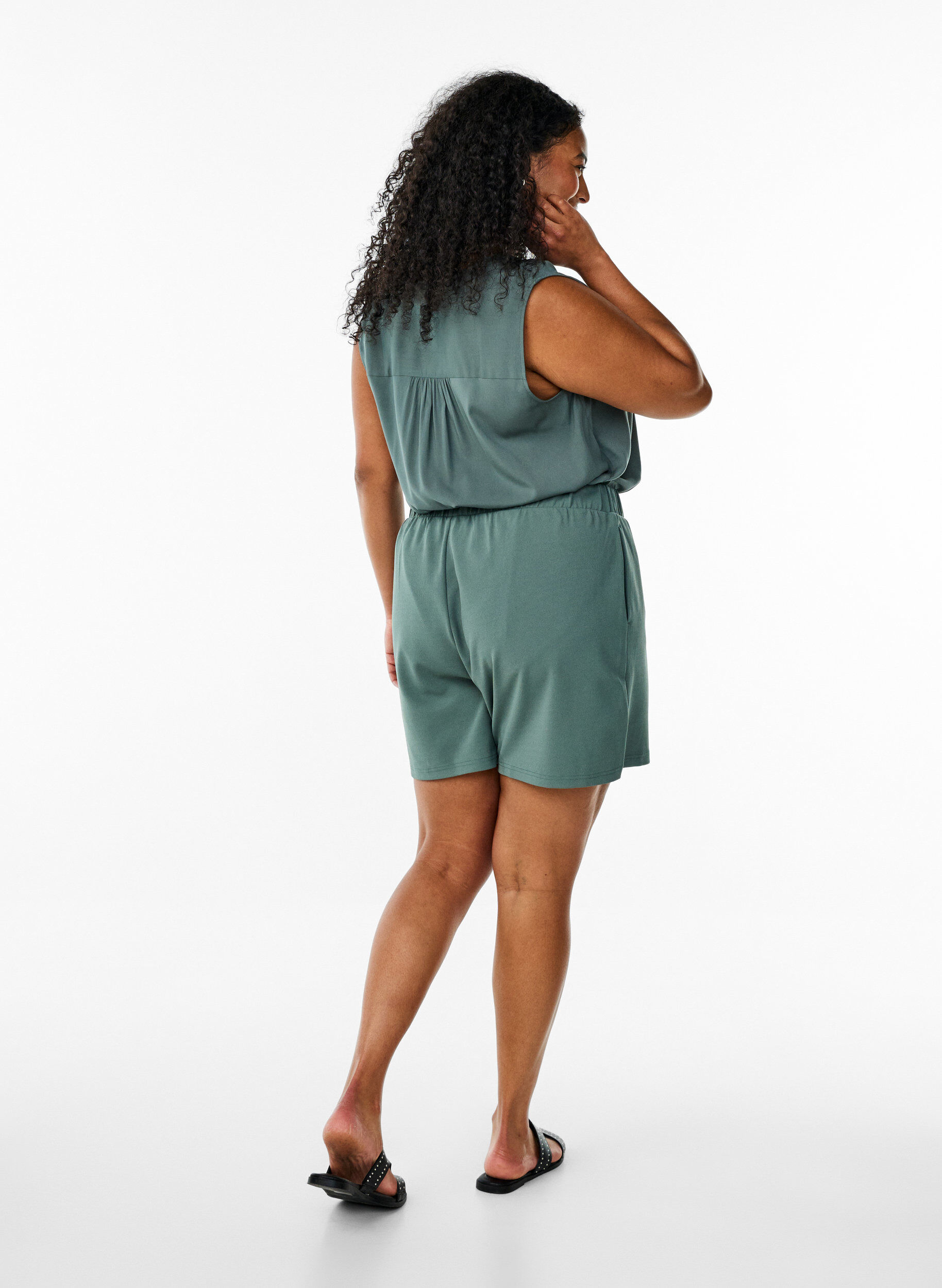 Zizzi Flash - Luzne szorty z kieszeniami, Zielony, Model image number 1