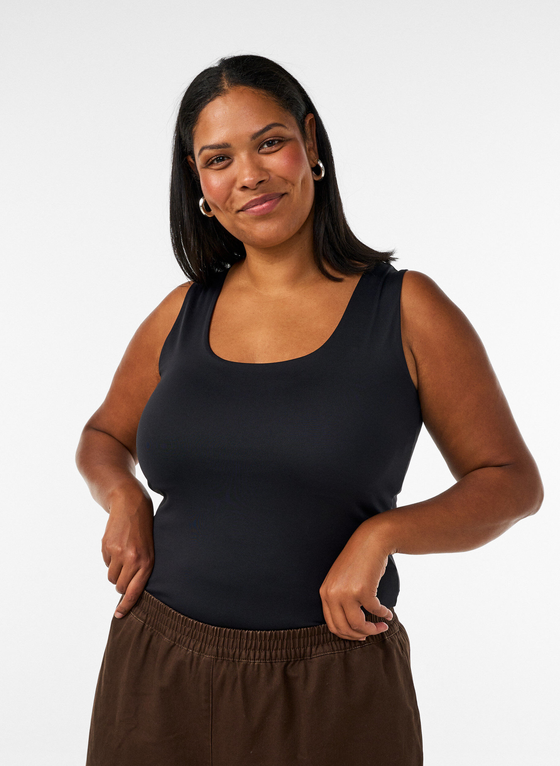 Dopasowany top basic z gladkiego materialu, Czarne, Model