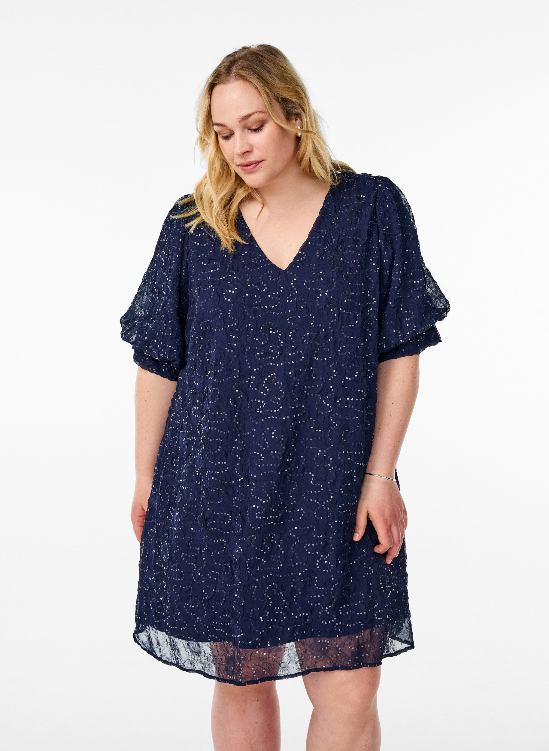 Kr&oacute;tka sukienka imprezowa z cekinami, Niebieskie, Model