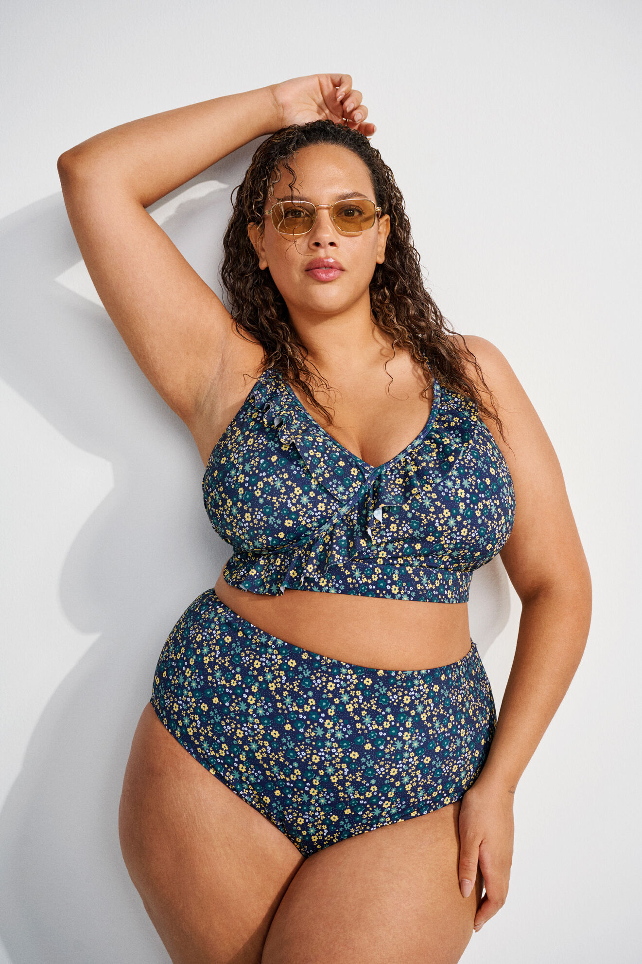 Kwiecisty bikini, , Model