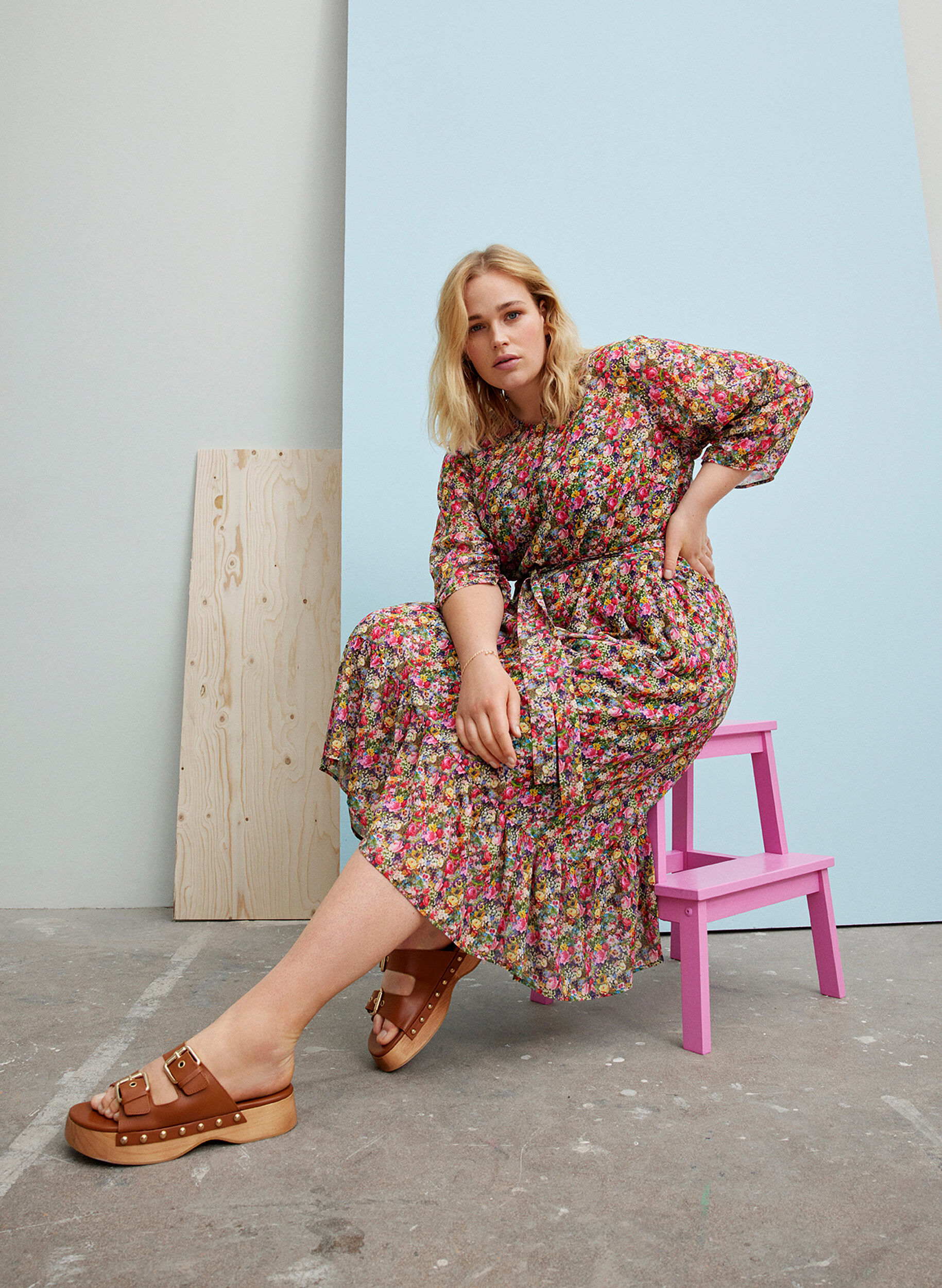 Zizzi Floral midi dress with a tie belt in the waist, Pink Flower AOP, Image image number 0