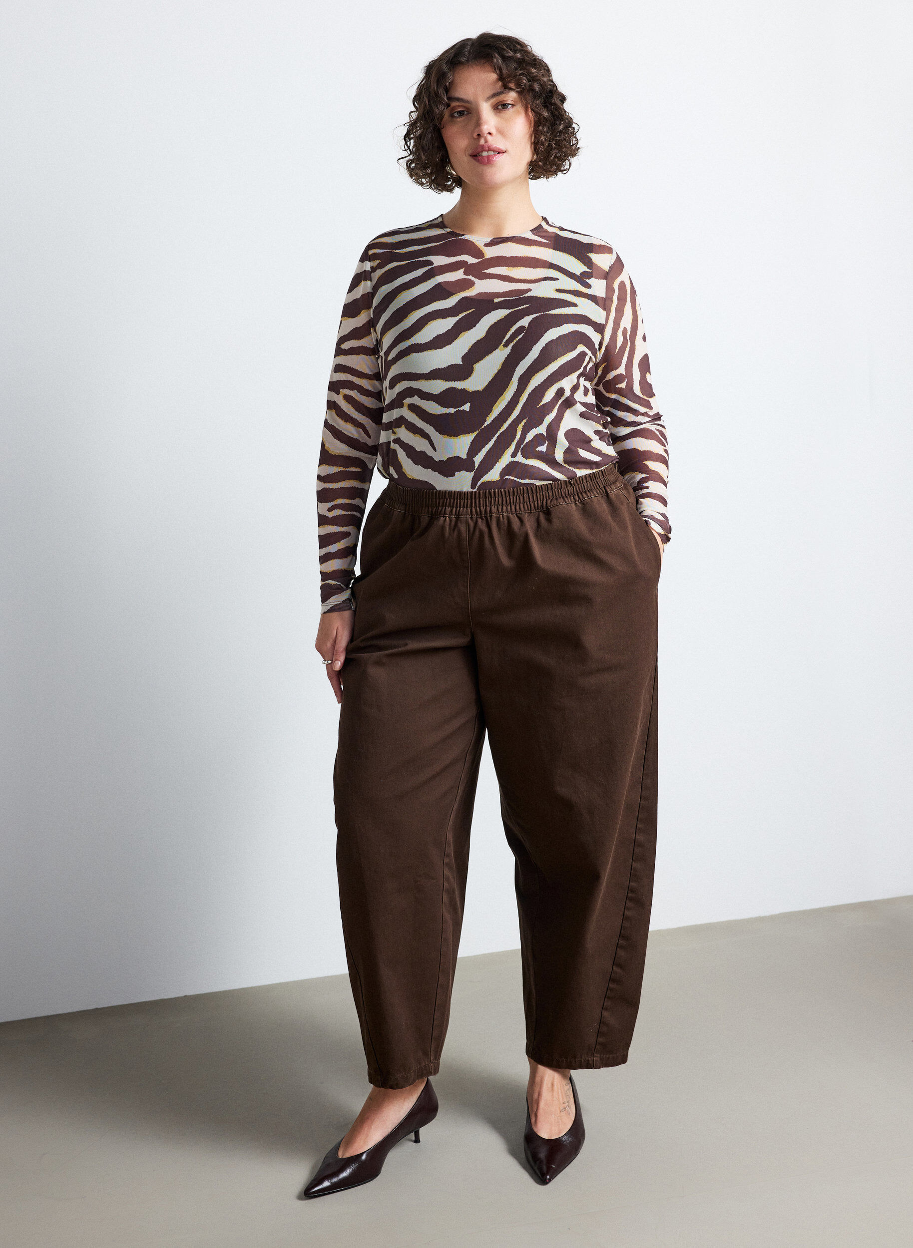 ZizziBluzka siatkowa z nadrukiem, Brązowy, Model image number 1