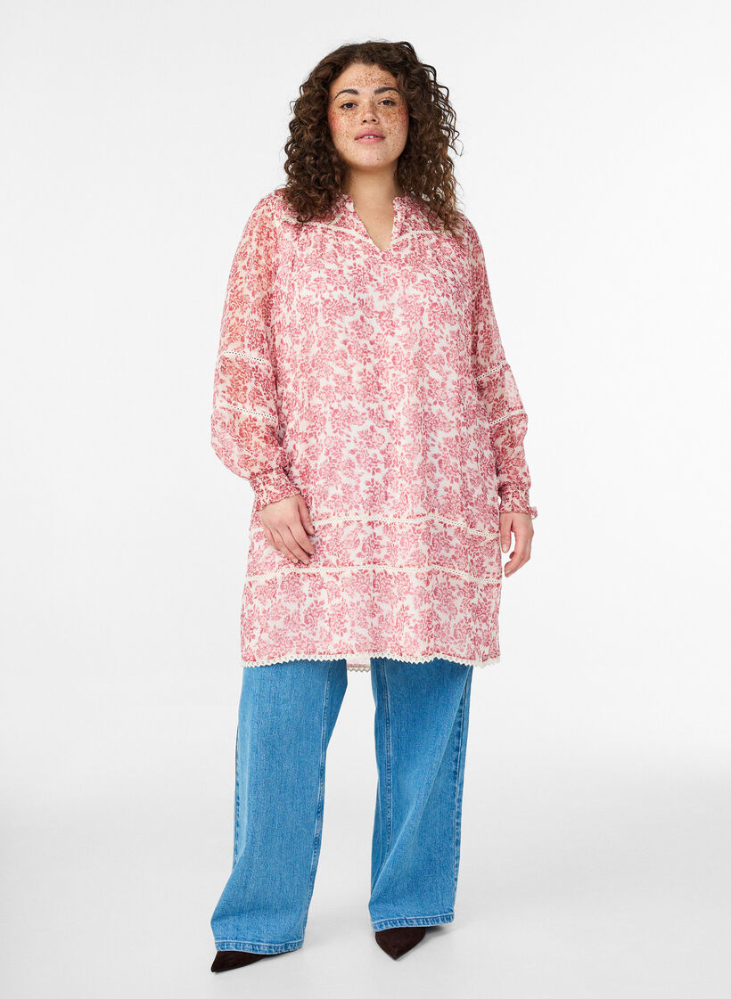 Krótkiej sukienki z szyfonu z haftami szydelkowymi, Różowy, Model image number 0