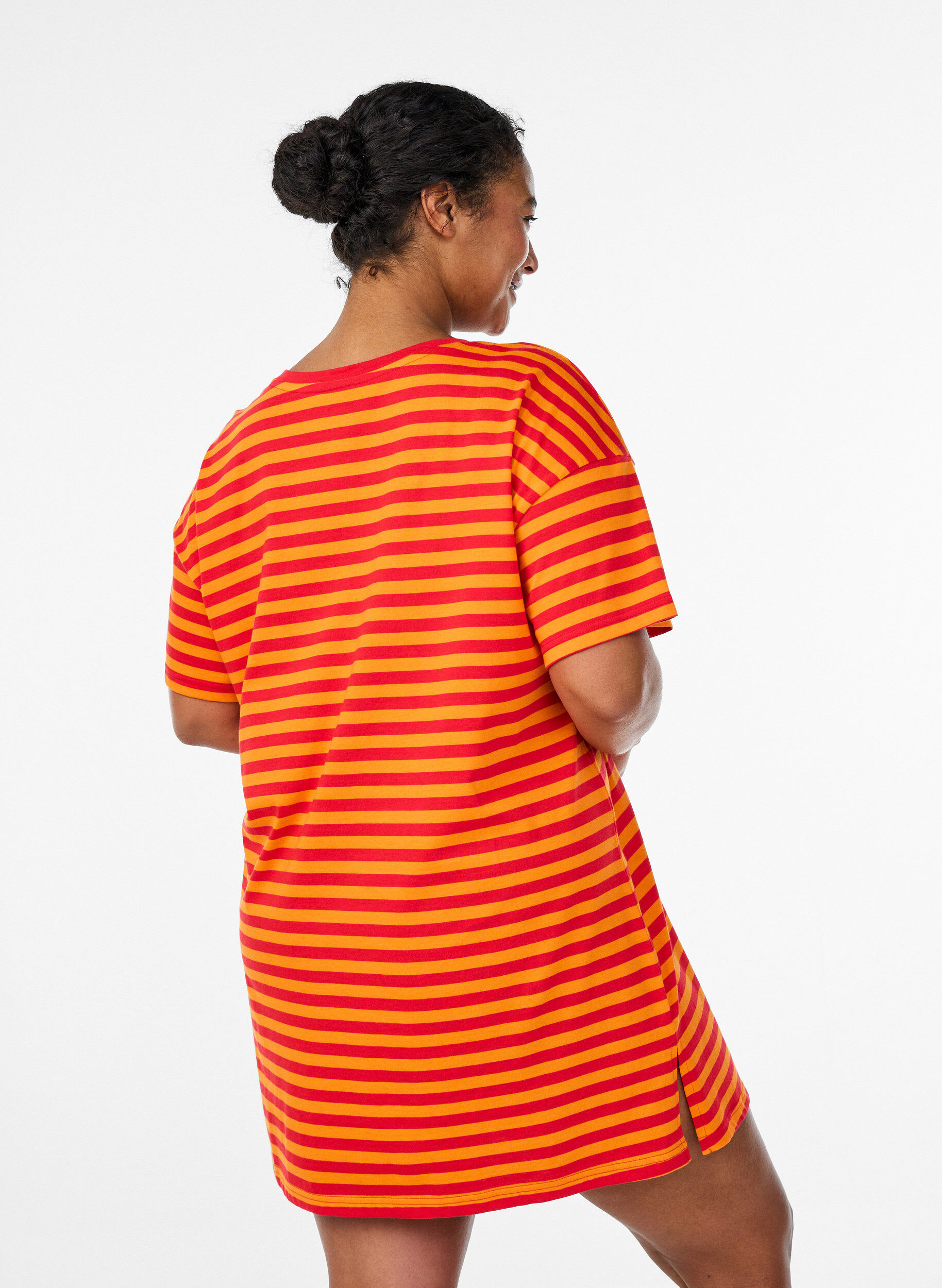 Zizzi Dluga koszulka nocna w paski, Czerwony, Model image number 2