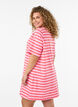 Dluga koszulka oversize w paski z bawelny organicznej, R&oacute;żowy, Model image number 2