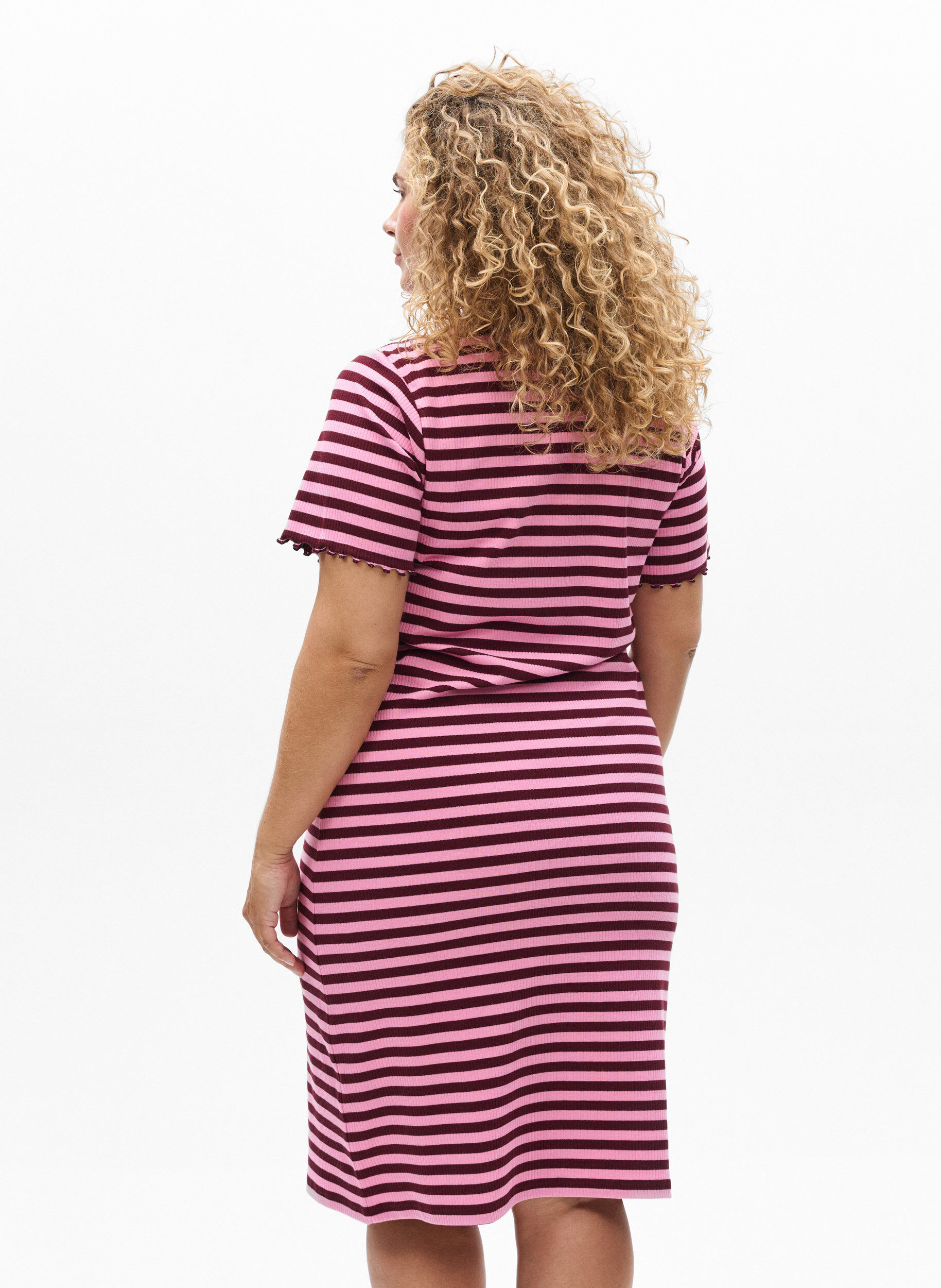 Zizzi Sukienka do kolan wykonana z prazkowanej dzianiny, Ciemnobordowy, Model image number 2