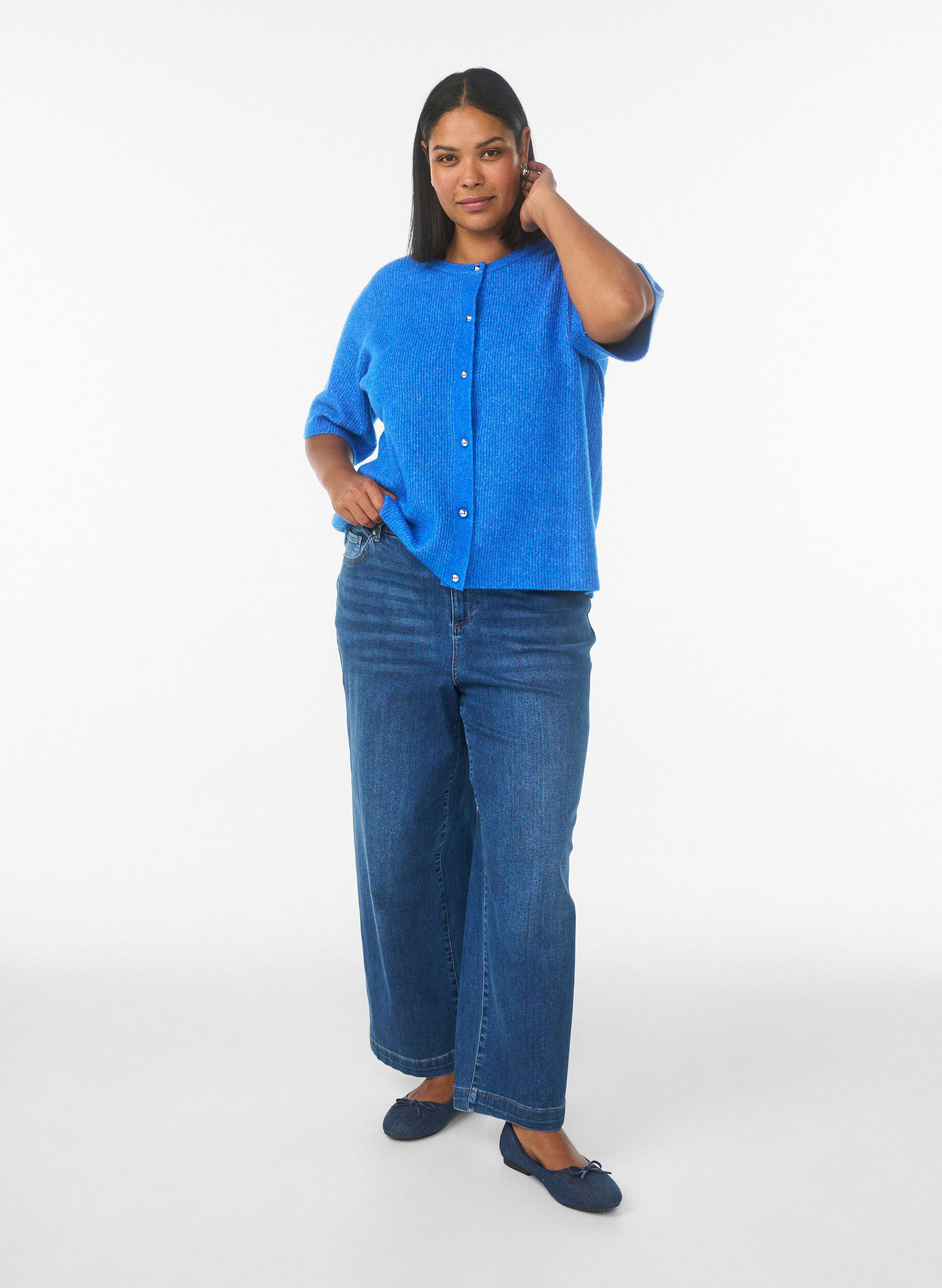 Zizzi Kardigan z kr&oacute;tkim rekawem z blyszczacymi guziczkami, Niebieskie, Model image number 1