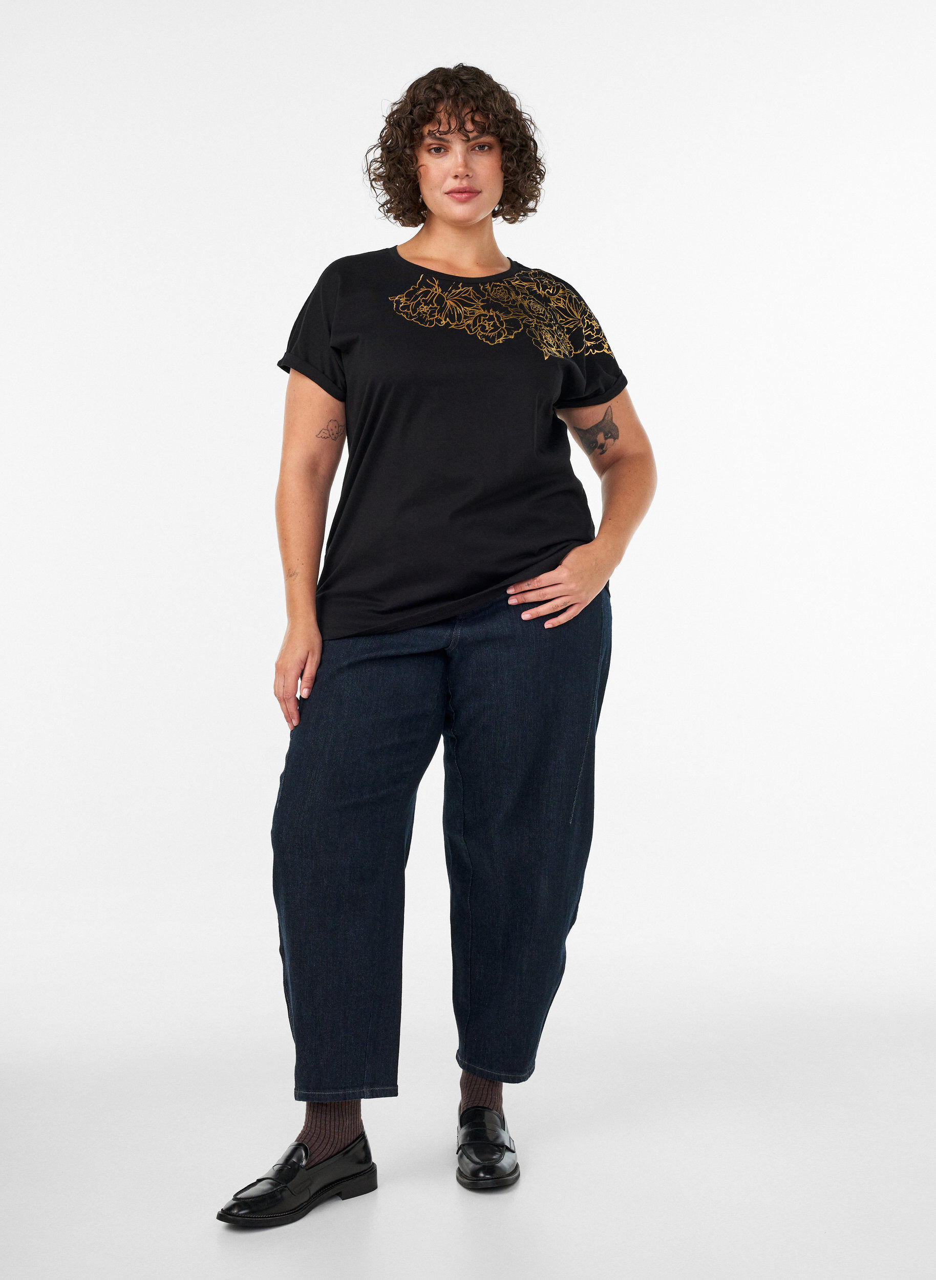 ZizziKoszulka bawelniana z nadrukiem kwiatowym, Czarne, Model image number 1
