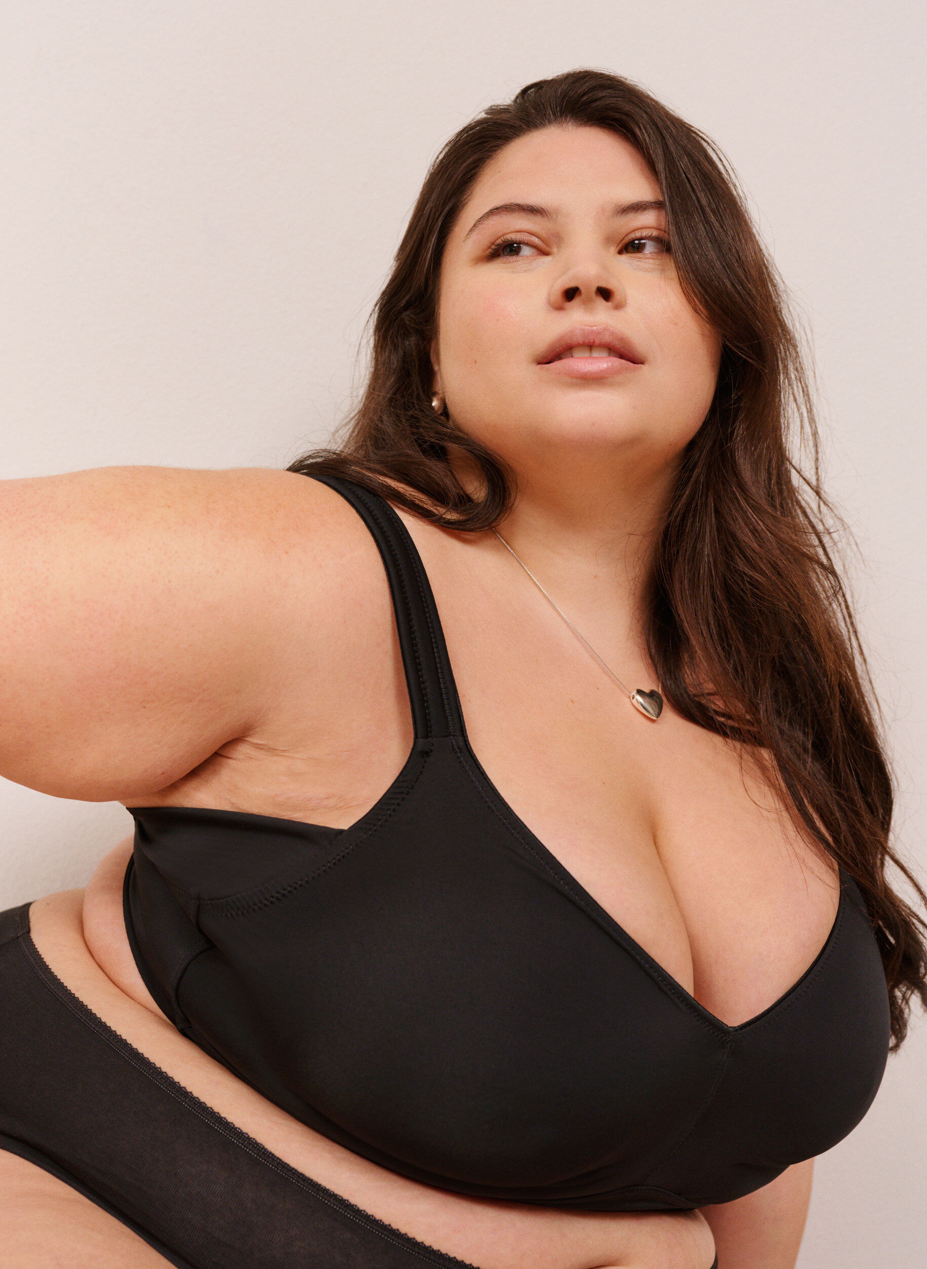 Zizzi Komfortowy biustonosz z wyscielanymi ramiaczkami, Czarne, Image image number 0