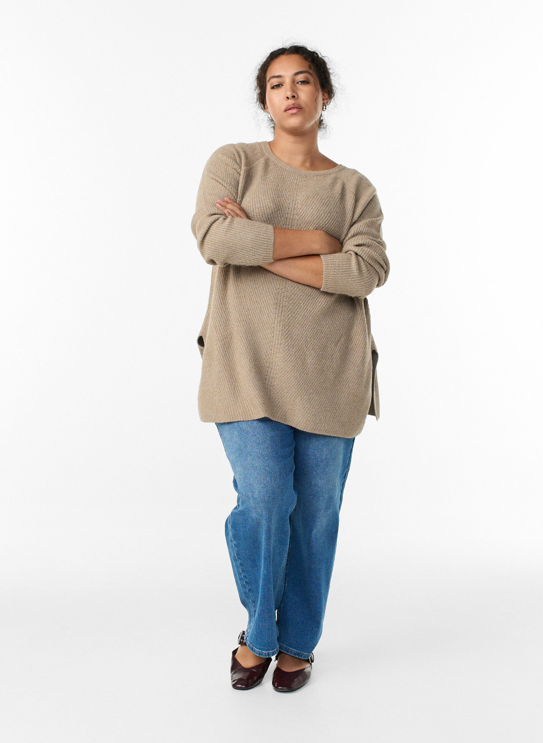 Zizzi Sweter z dzianiny z ukosnym wzorem i rekawami raglanowymi, Beżowy, Model image number 1