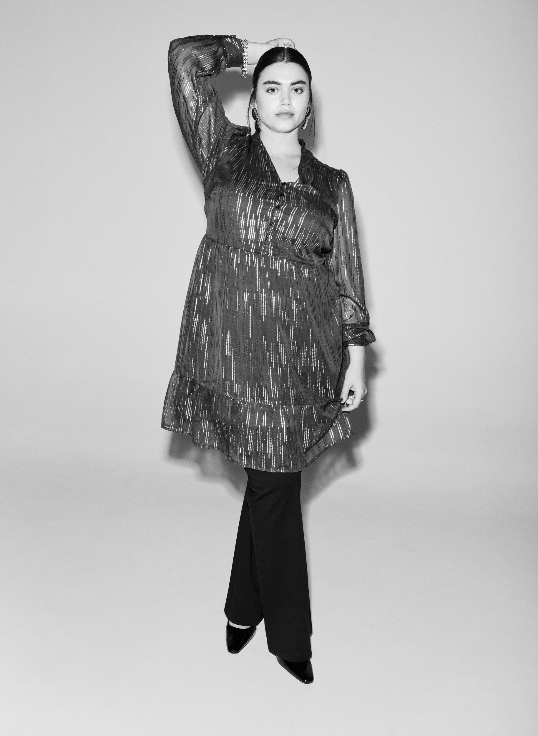 Zizzi Kr&oacute;tka sukienka na impreze z brokatowym wzorem, Niebieskie, Image image number 0