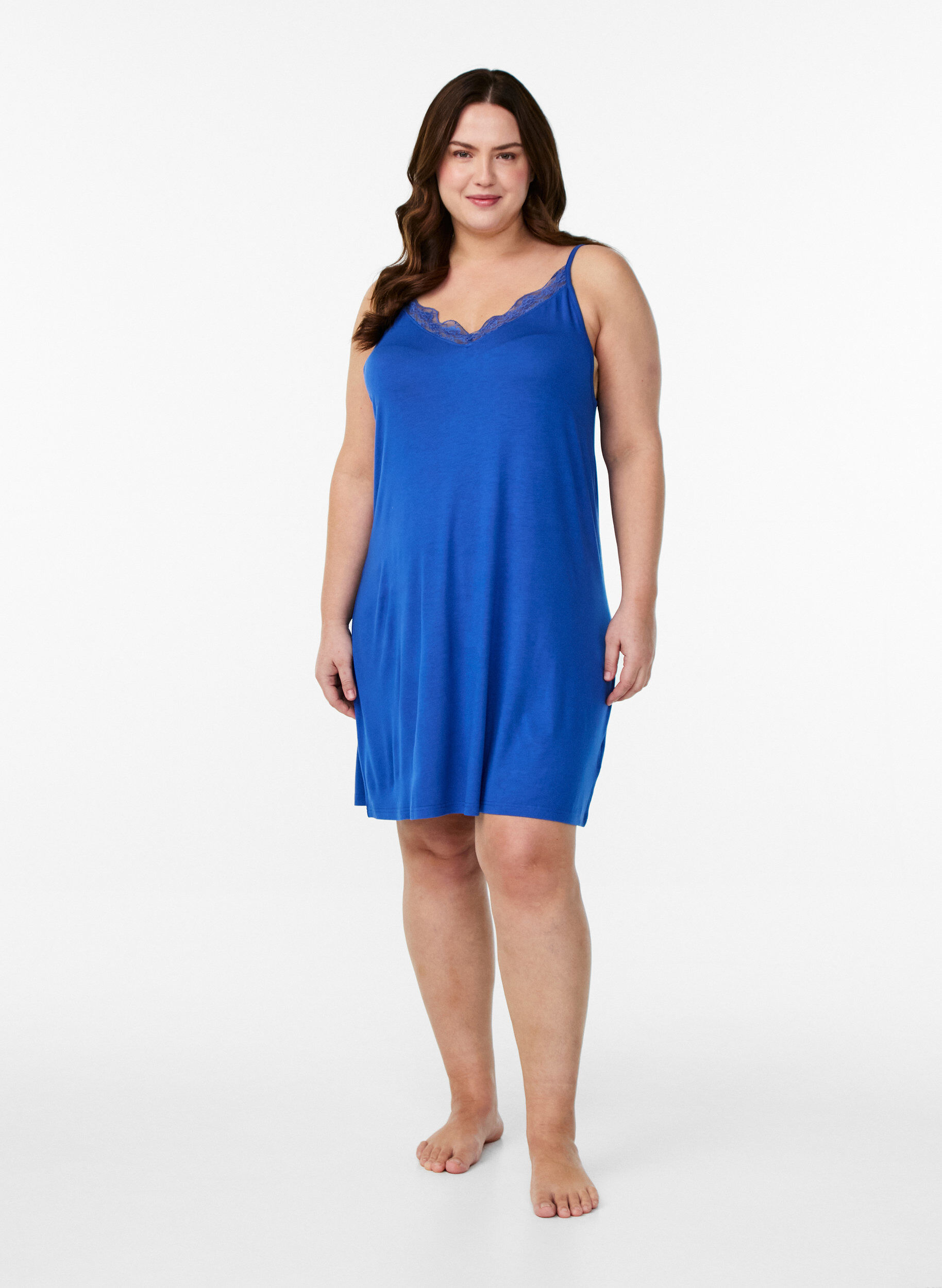 Zizzi Koszula nocna z wiskozy z koronkowym wykonczeniem, Niebieskie, Model image number 1