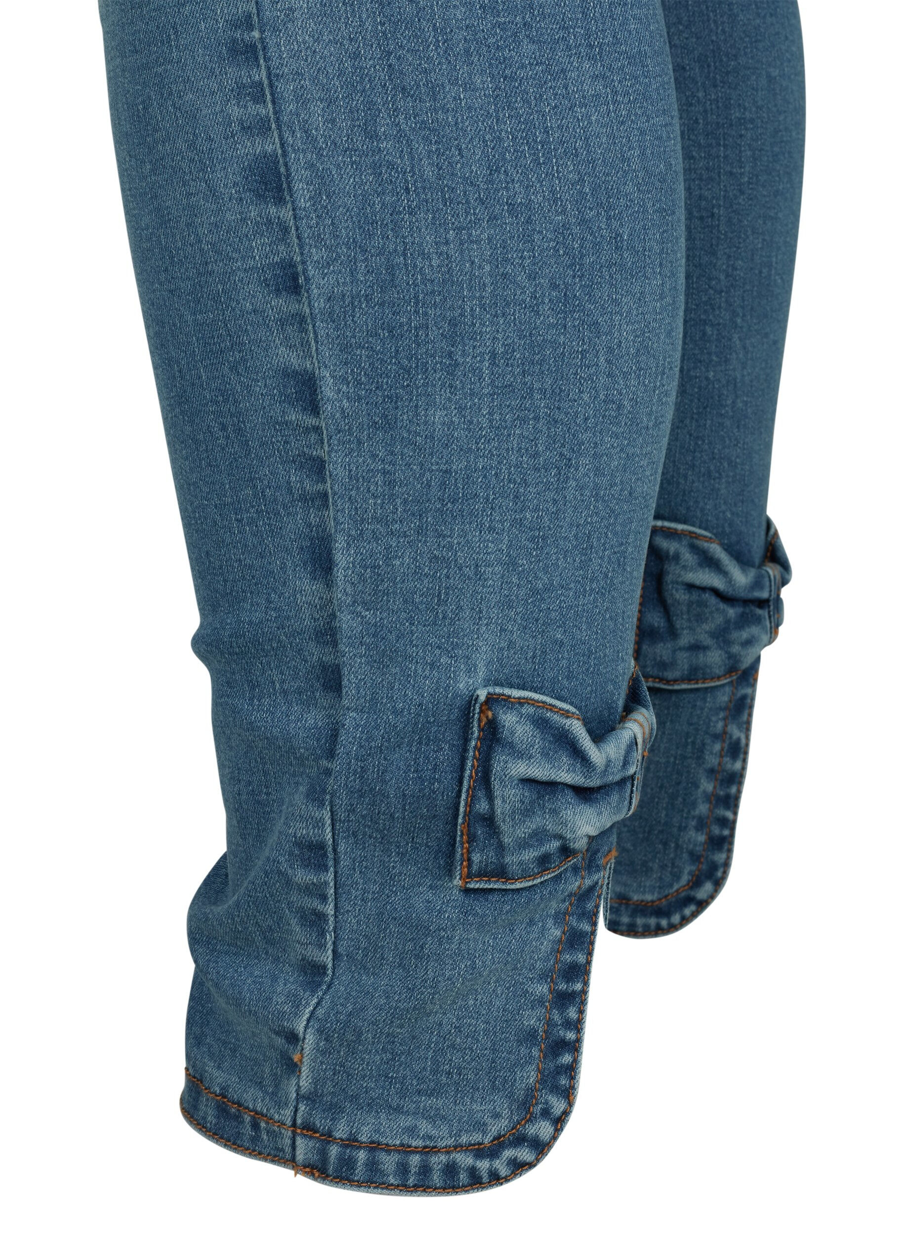 Zizzi Cropped Amy jeans with a high waist and bows, Blue denim, Packshot image number 3