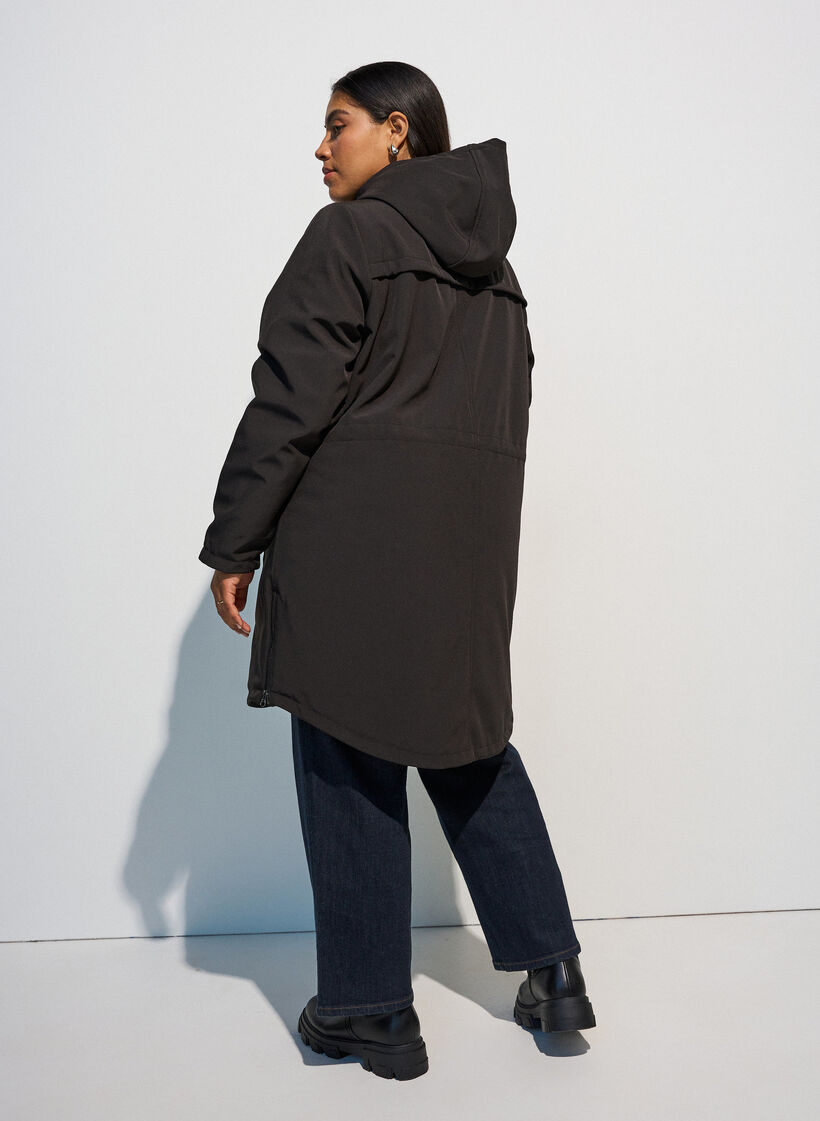 Hydrofobowa kurtka softshell z pikowana podszewka, Czarne, Model image number 2