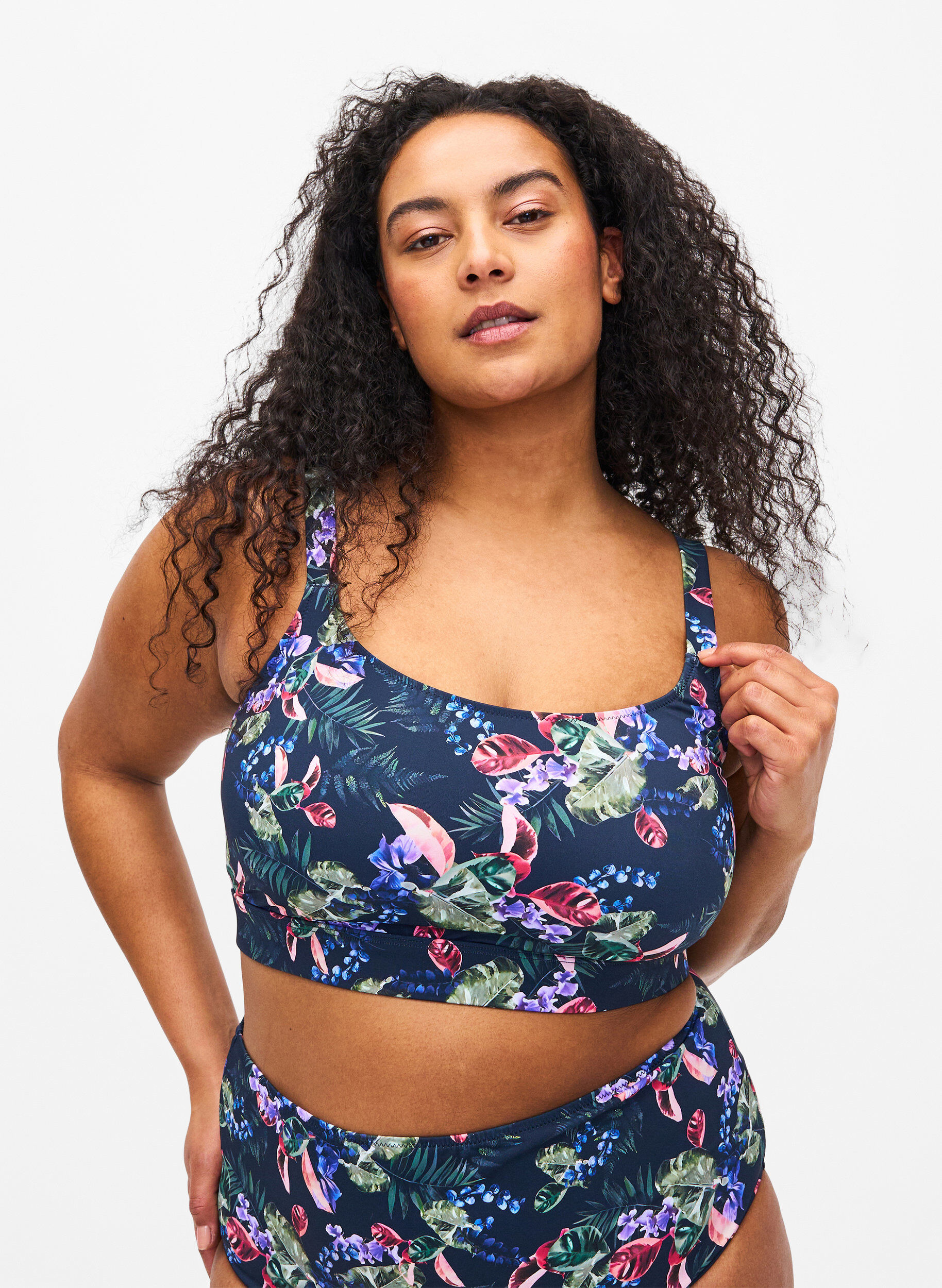 Zizzi G&oacute;ra od bikini z nadrukiem i regulowanymi ramiaczkami, Deep Palm AOP, Model image number 0
